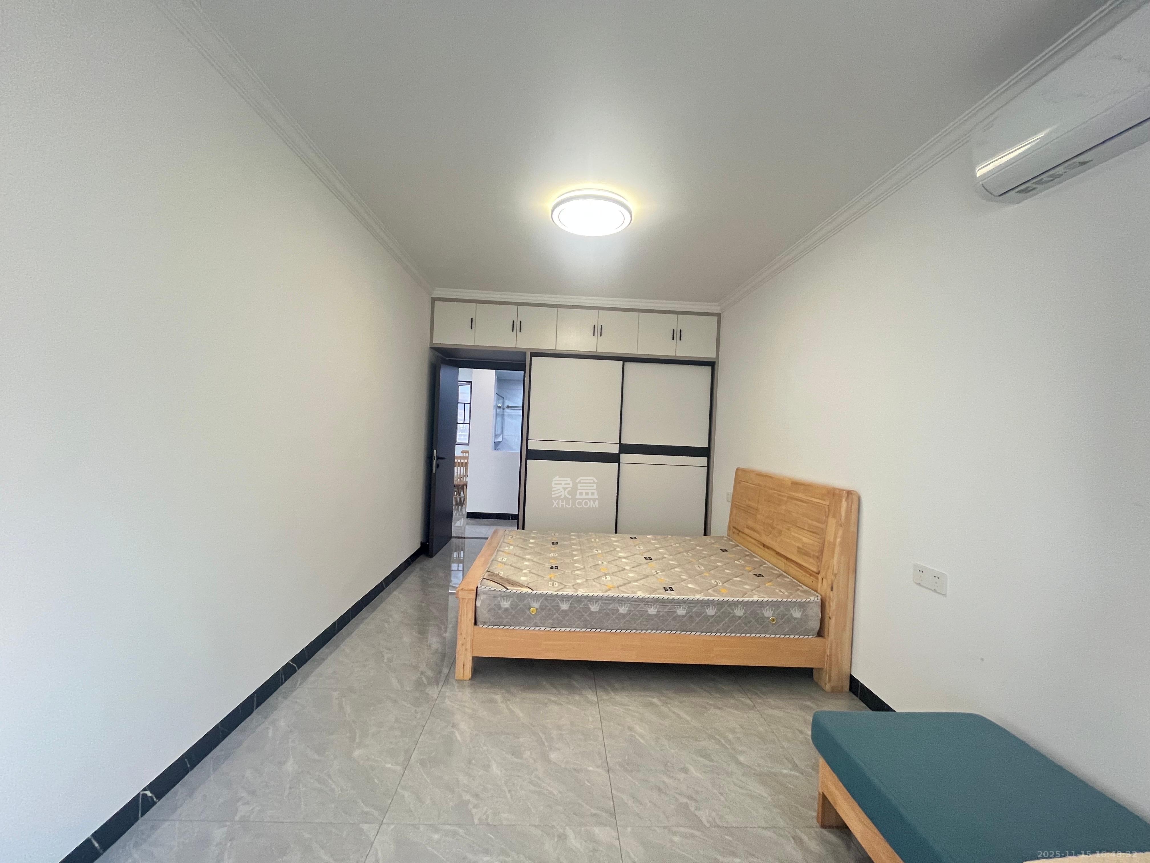 东宜新园  4室2厅2卫    2900.0元/月室内图