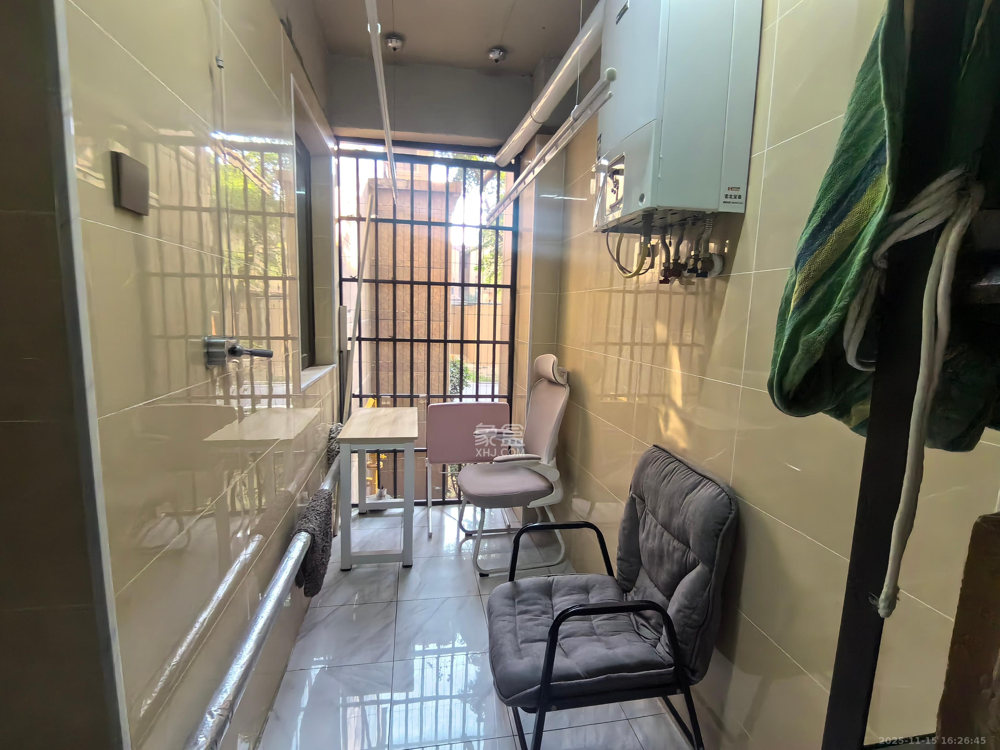 碧桂园公园壹号（凯怡茗苑）  3室2厅2卫    2000.0元/月室内图