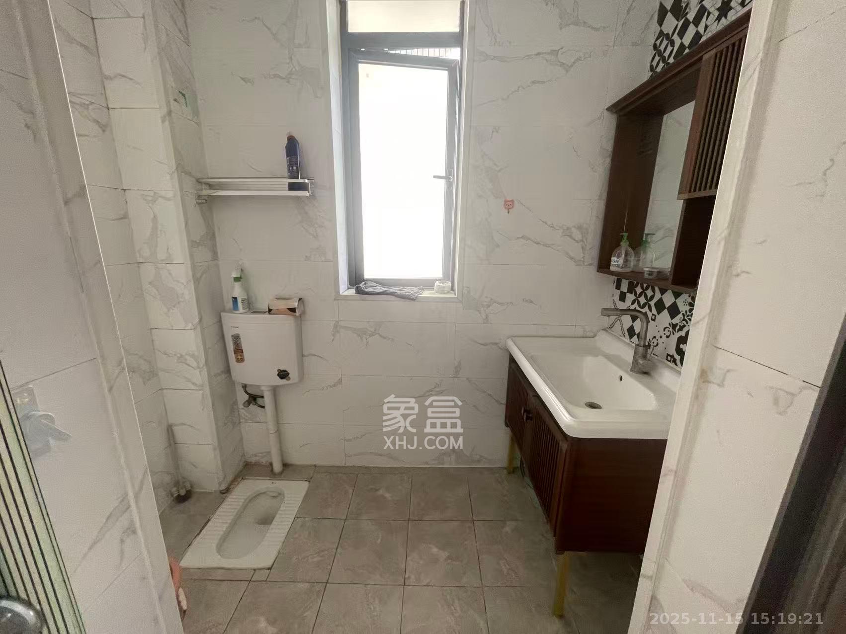 梓园大厦  4室2厅2卫    3800.0元/月室内图