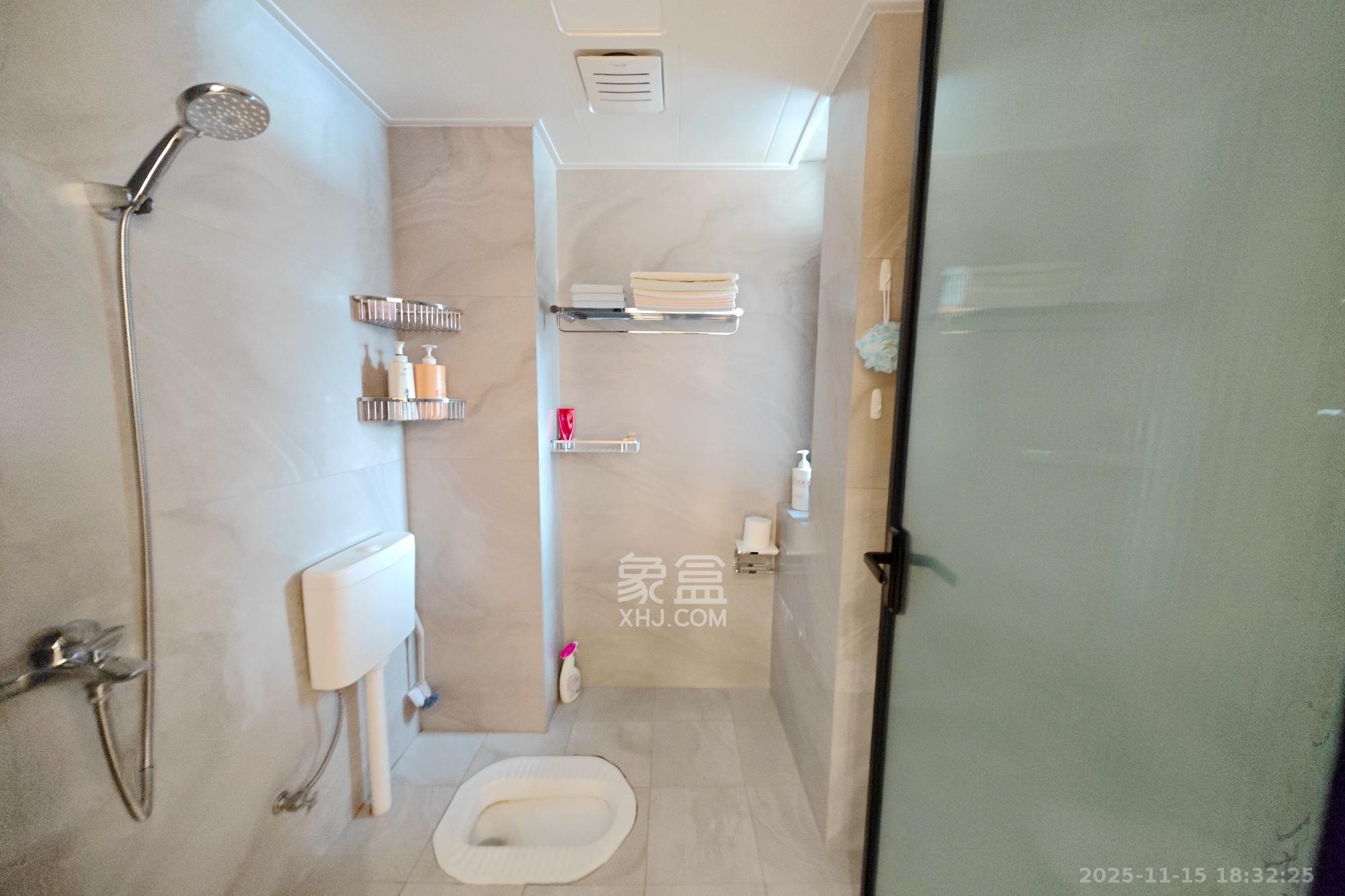 天翼花园（中国电信单位房）  4室2厅2卫    230.0万其他