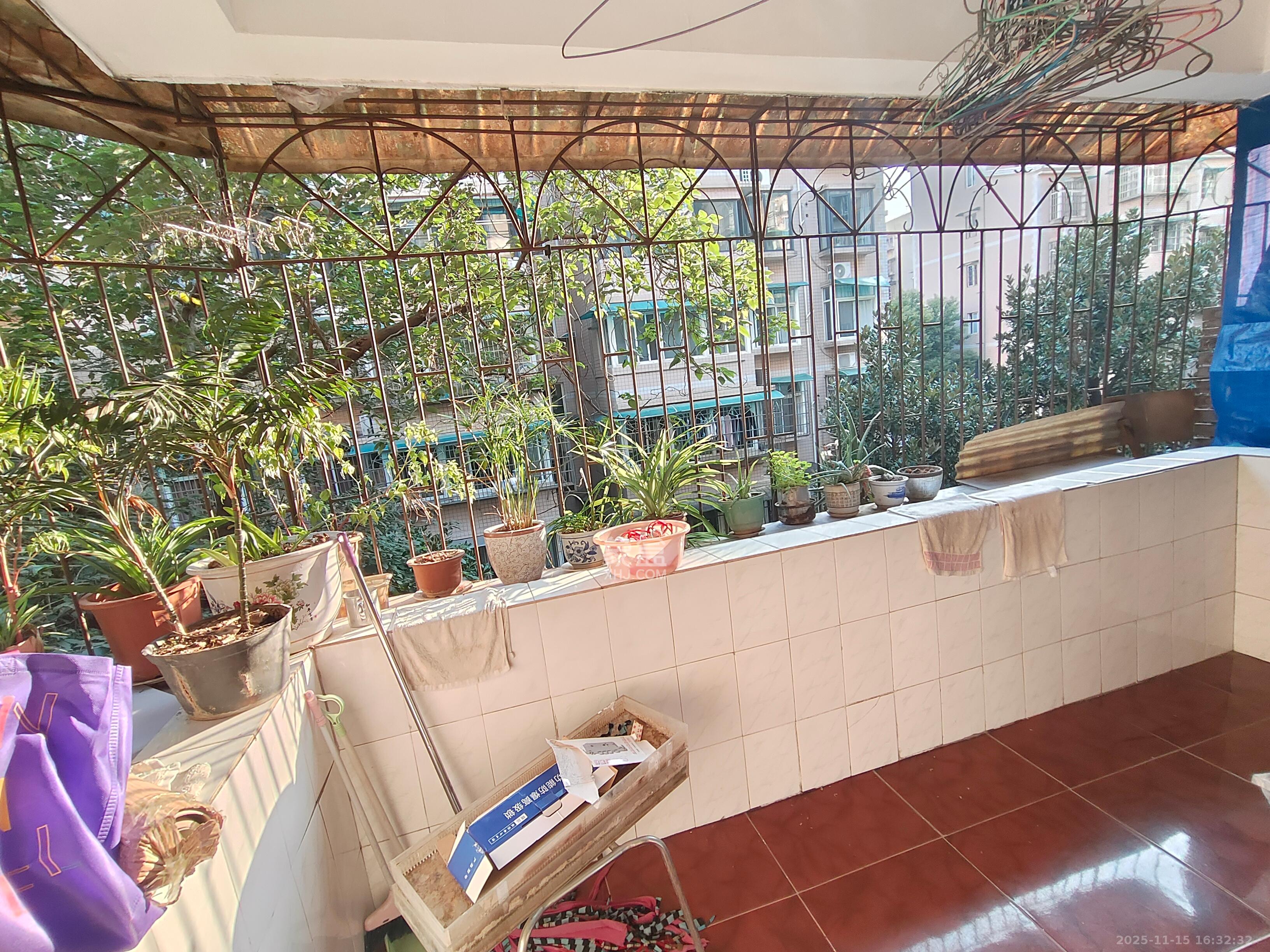 振业小区  2室1厅1卫    1400.0元/月室内图