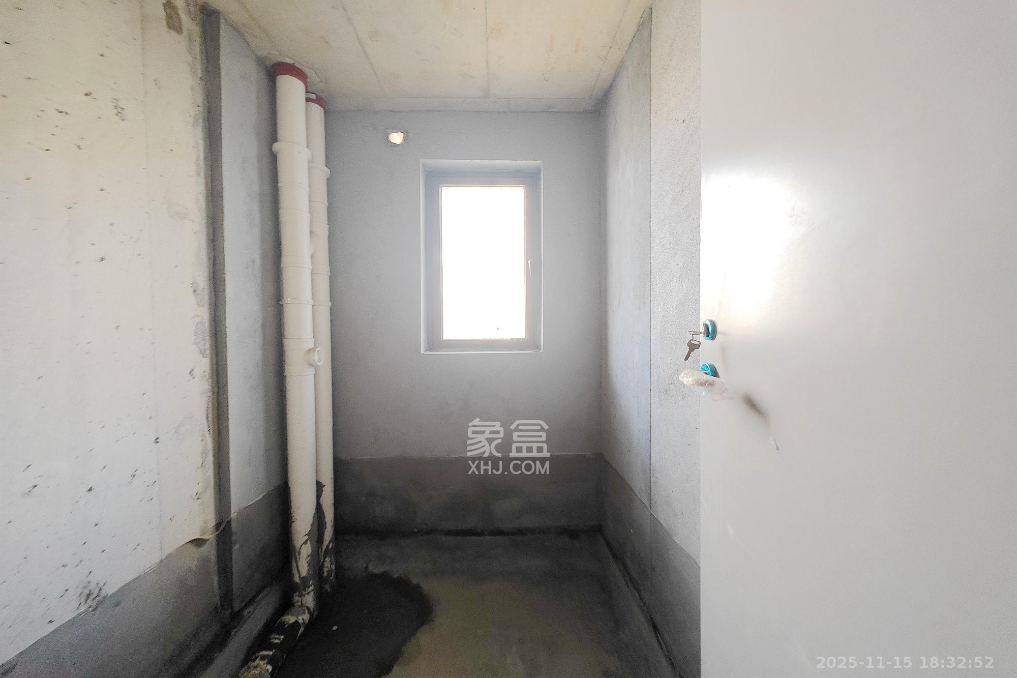 大都汇天悦（保利大都汇三期）  4室2厅2卫    195.0万其他