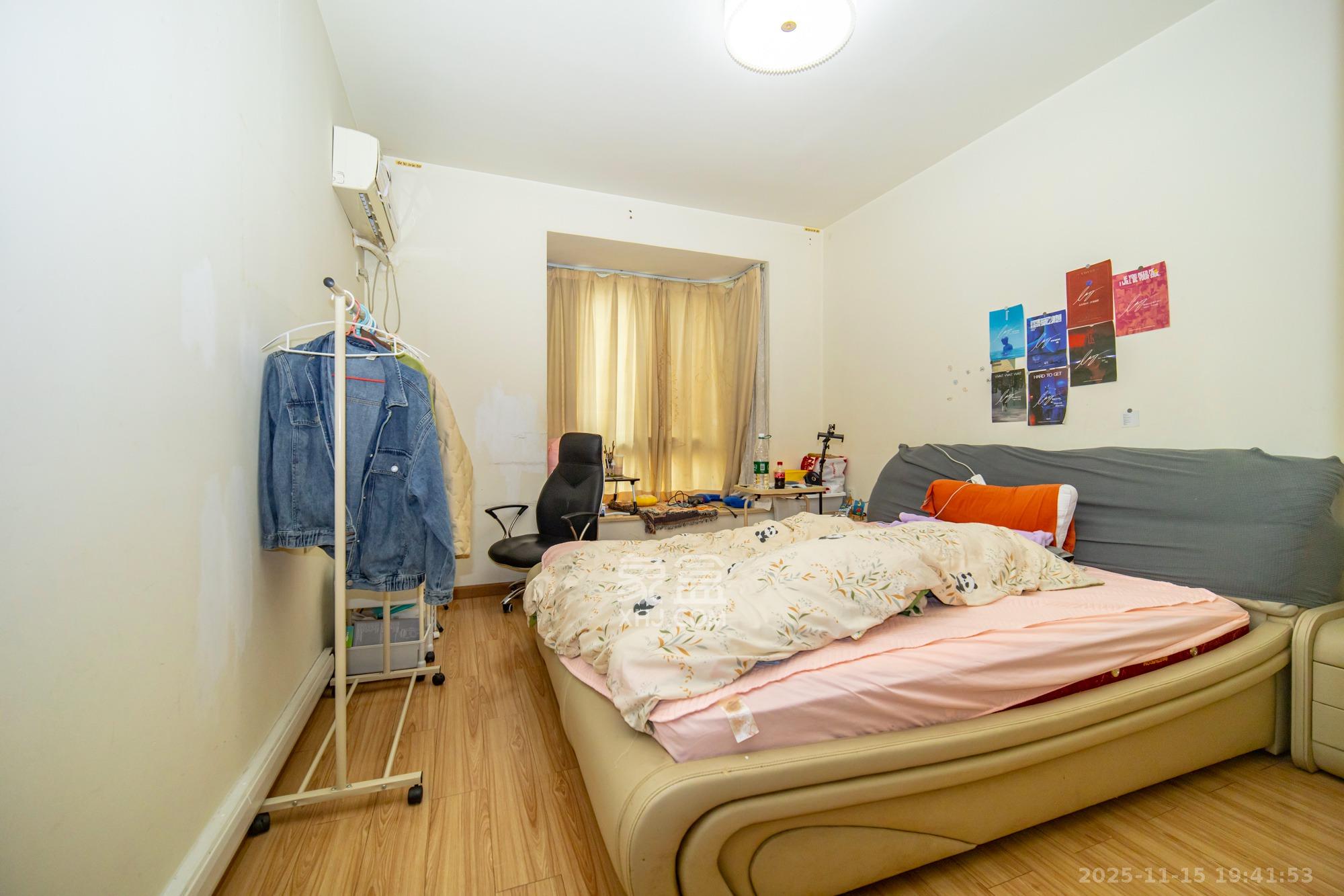 筑梦园  3室2厅2卫    70.0万卧室