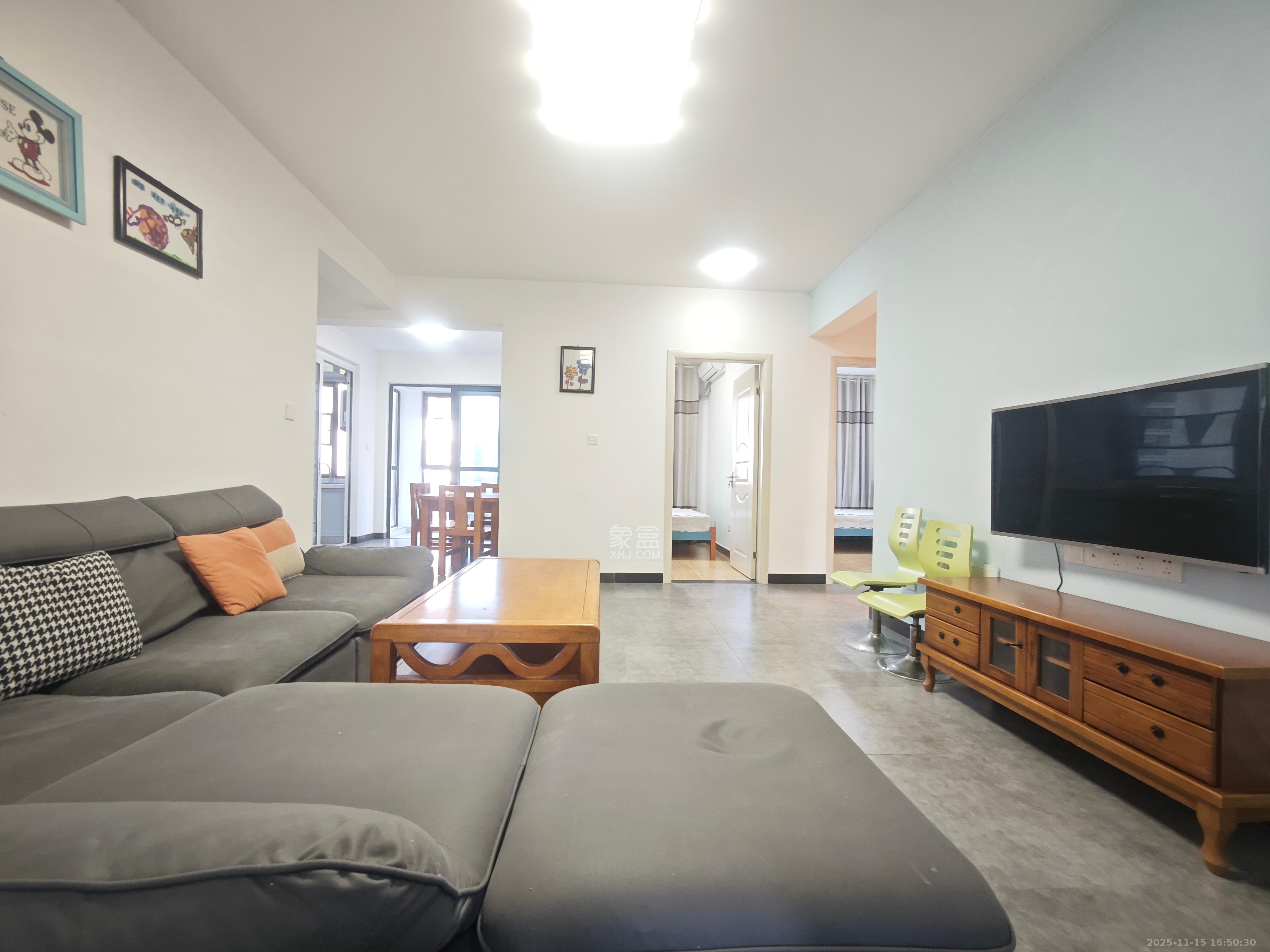 中国铁建梅溪青秀二期  4室2厅2卫    2800.0元/月室内图