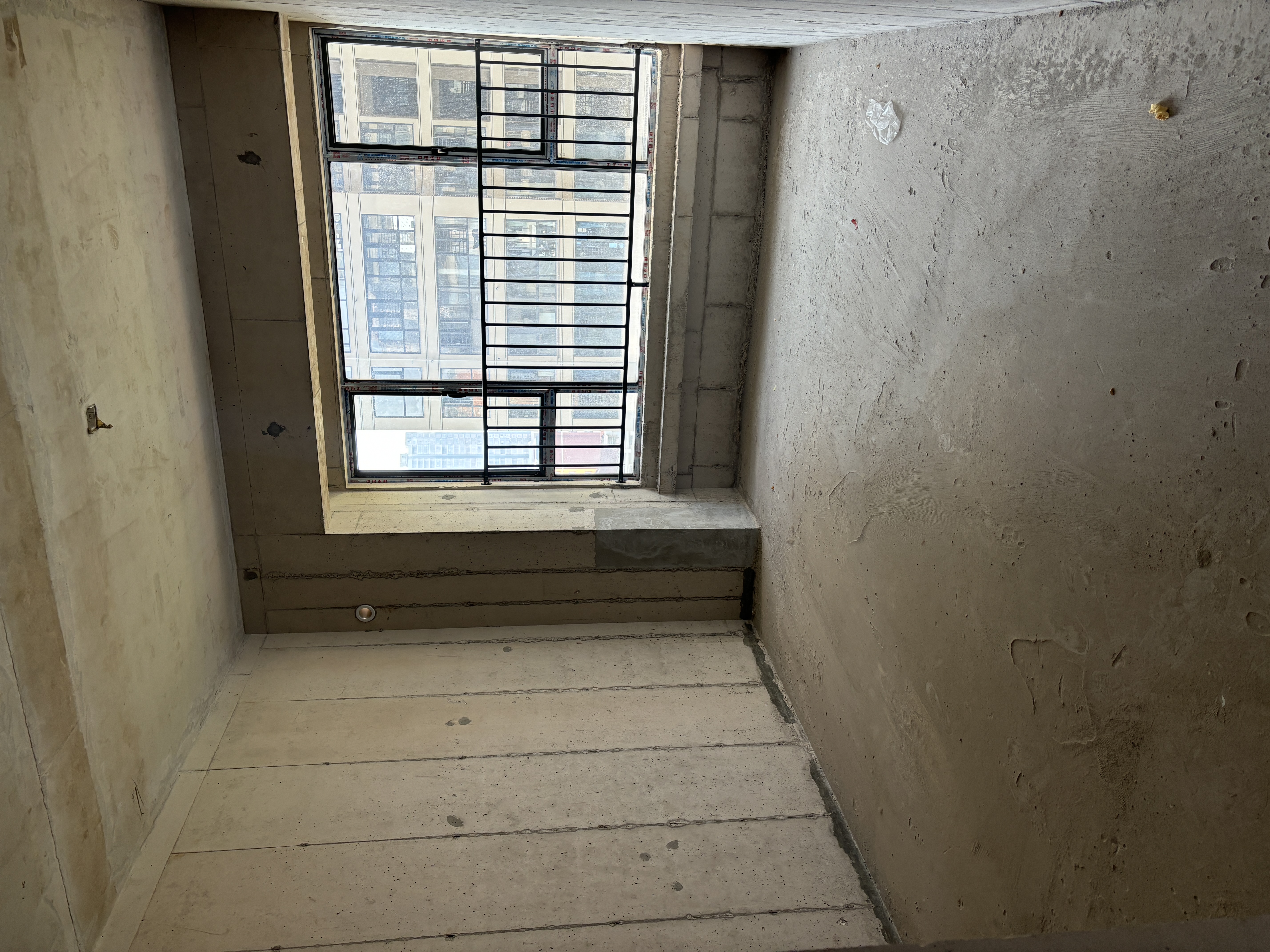 湘中府央玺  3室1厅2卫    64.0万