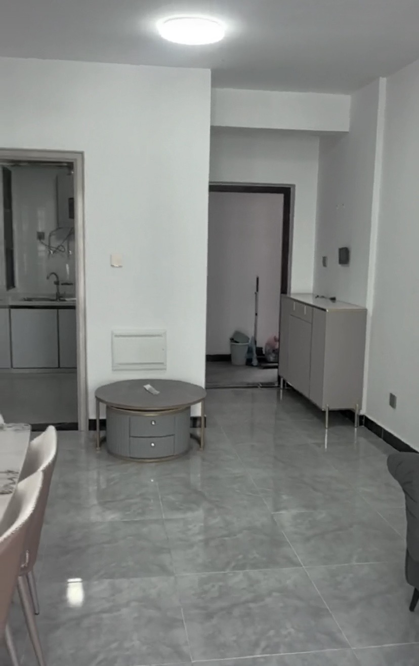 坡博家园四区 2室2厅1卫 2500.0元/月 坡博家园四区 2室2厅1卫 2500.0元/月室内图