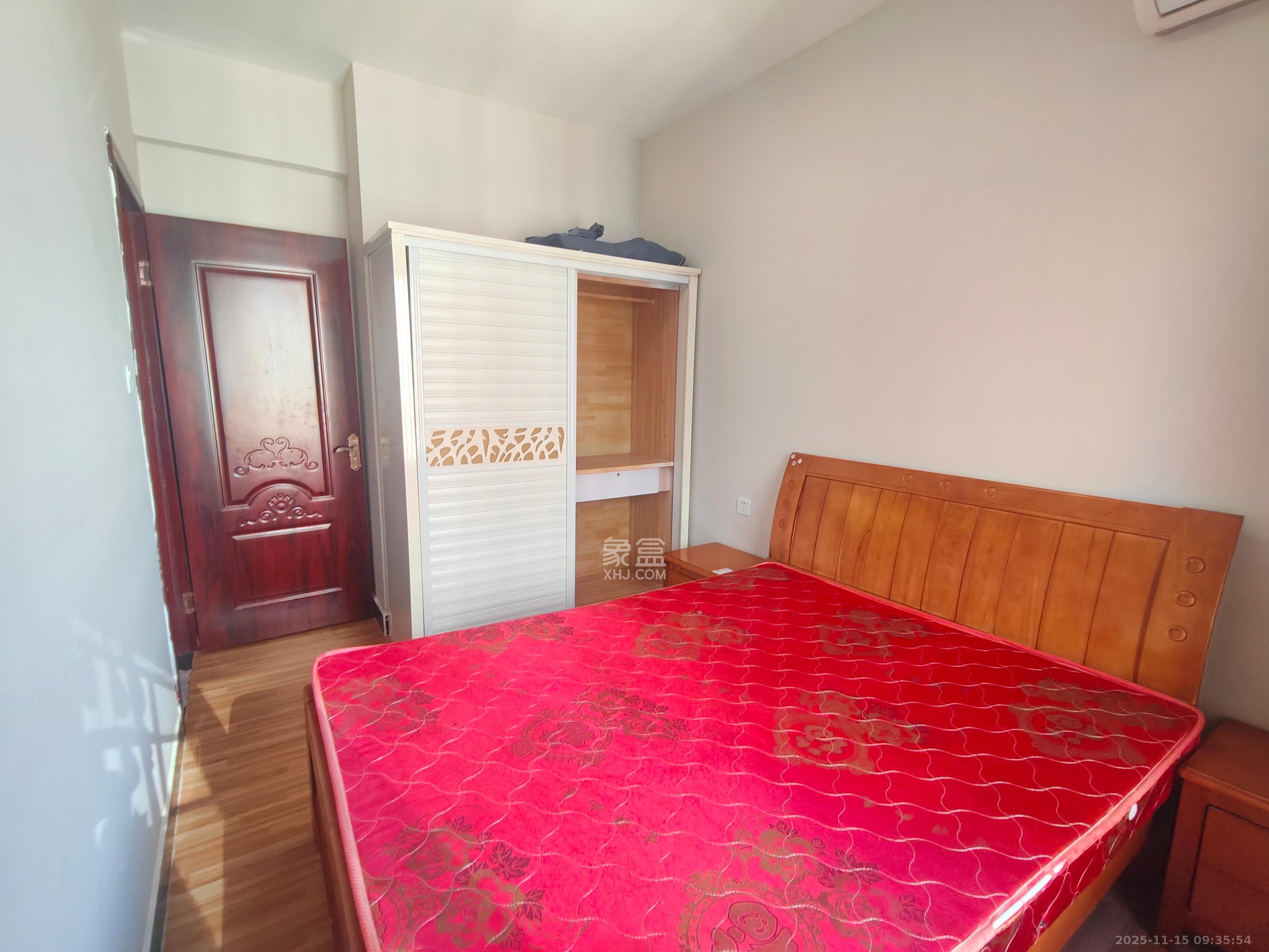 阳光城尚东湾青云苑  3室2厅2卫    2400.0元/月室内图