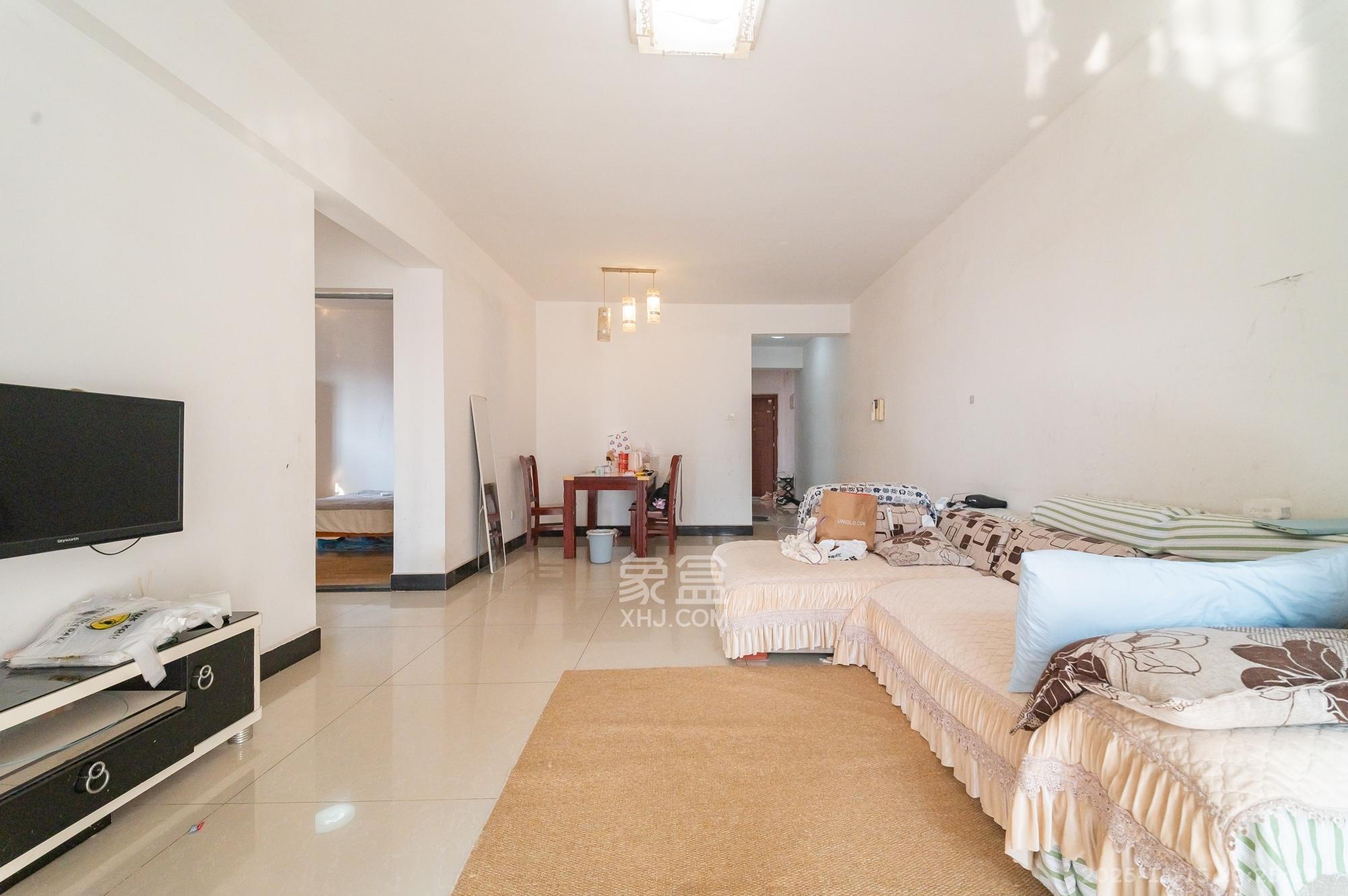 华润凤凰城二期 2室2厅1卫 58.8万 华润凤凰城二期 2室2厅1卫 58.8万客厅