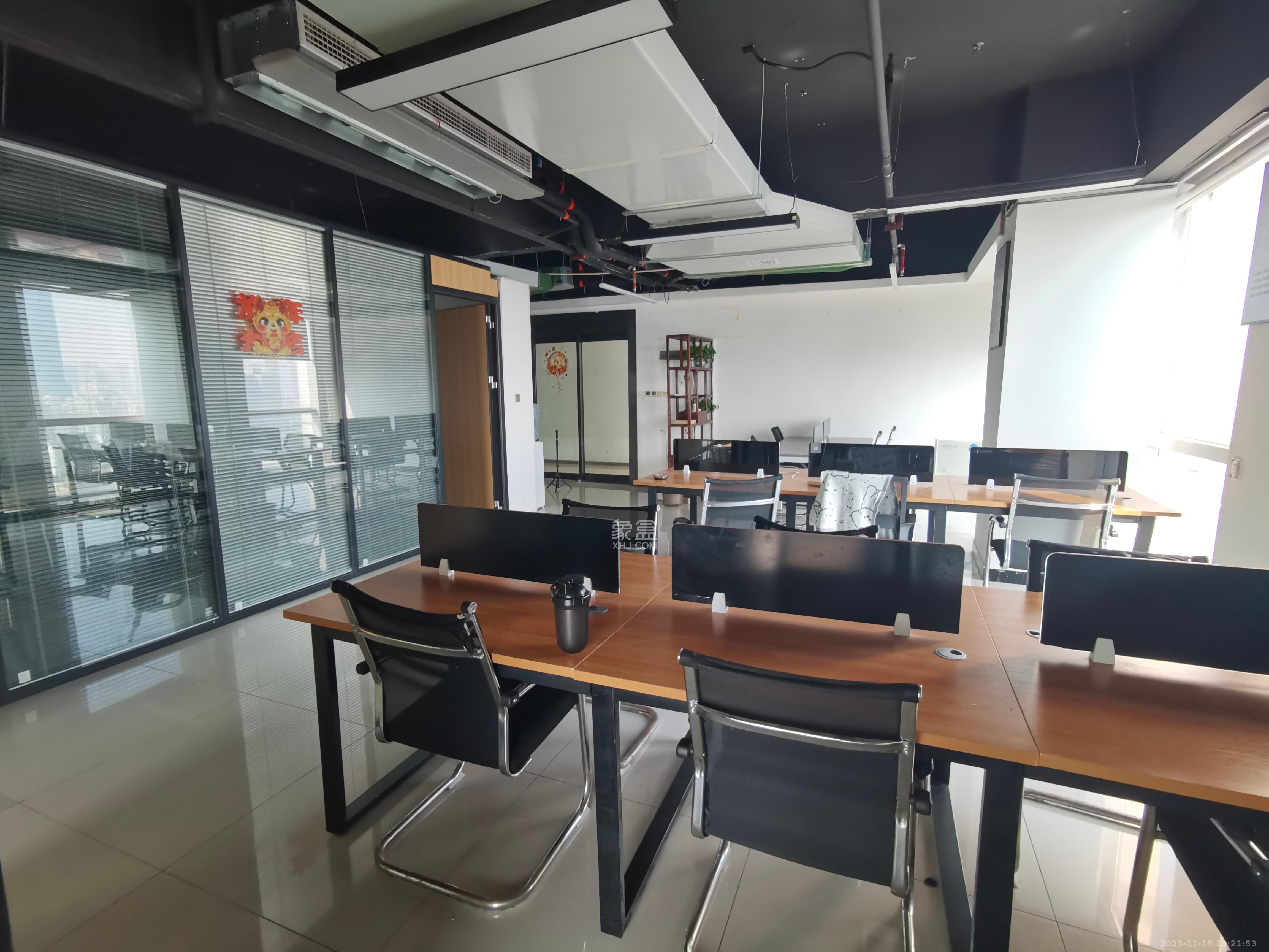 宇成朝阳广场  4室1厅1卫    5200.0元/月