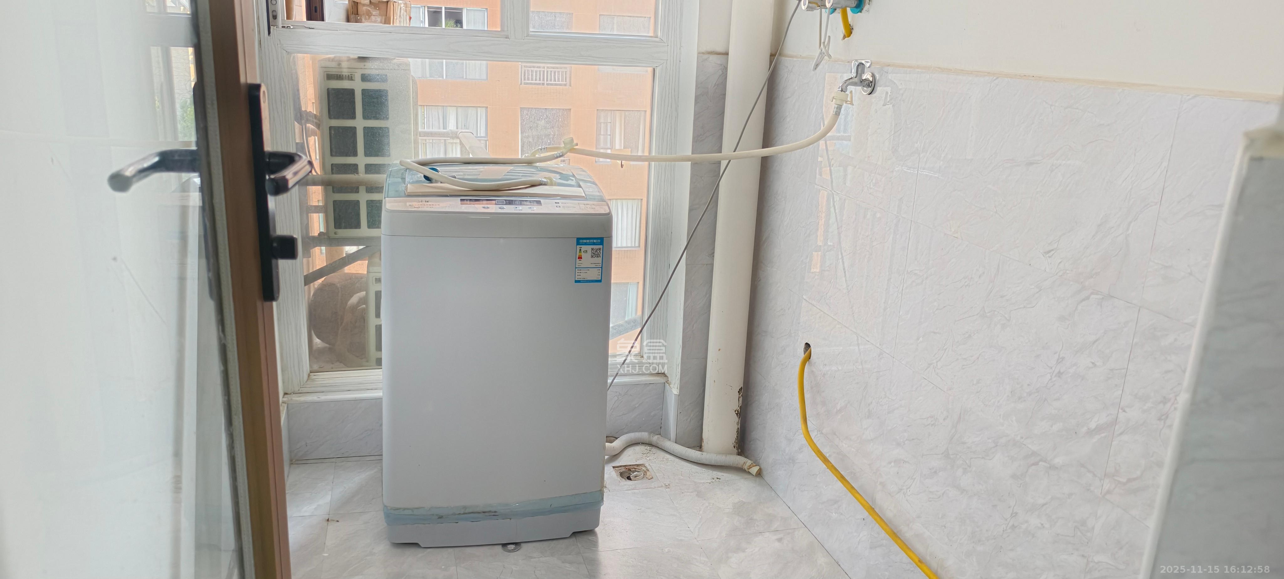 第六都(陆都小区) 1室2厅1卫 3200.0元/月 第六都(陆都小区) 1室2厅1卫 3200.0元/月室内图