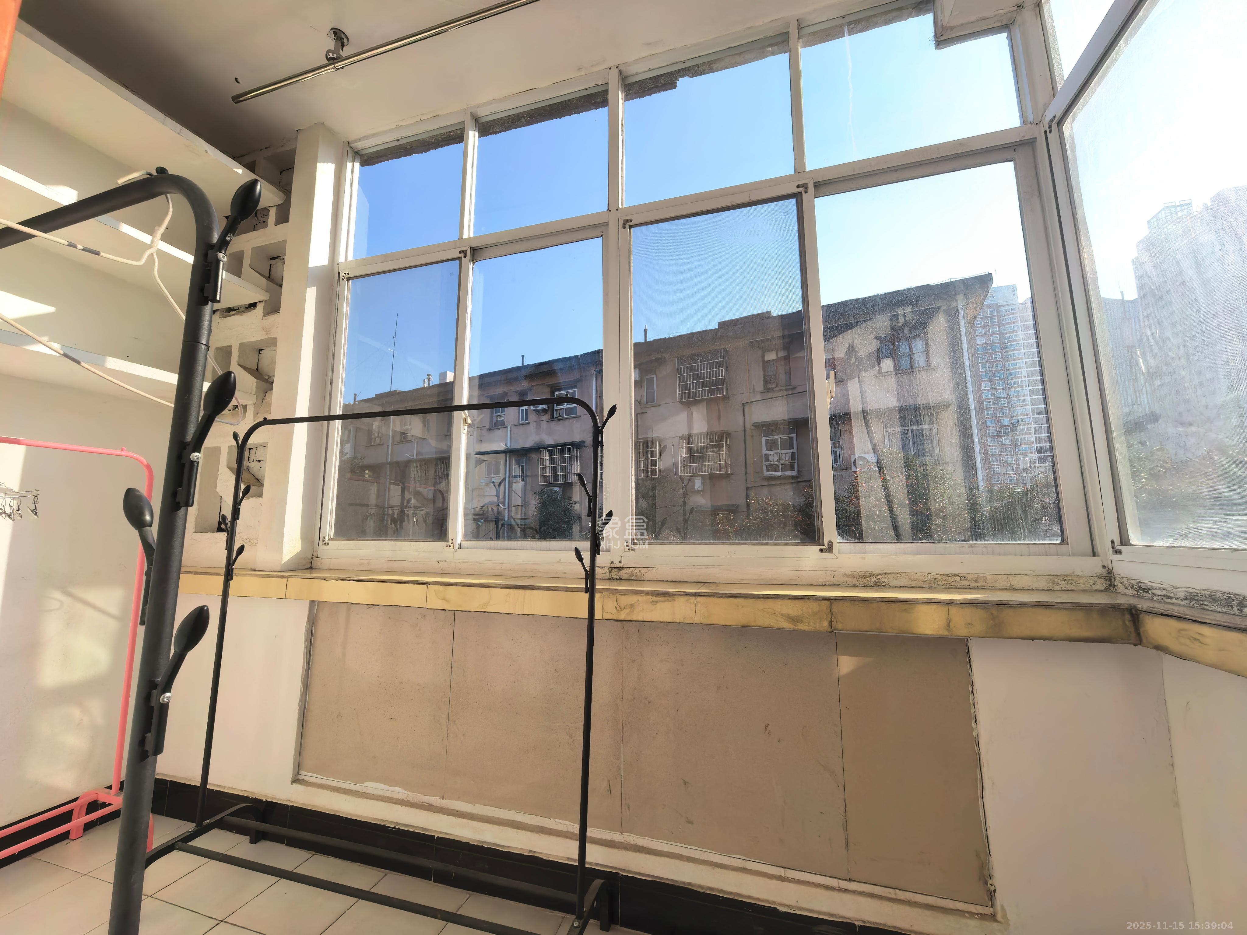 牛角塘社区  2室1厅1卫    1500.0元/月室内图