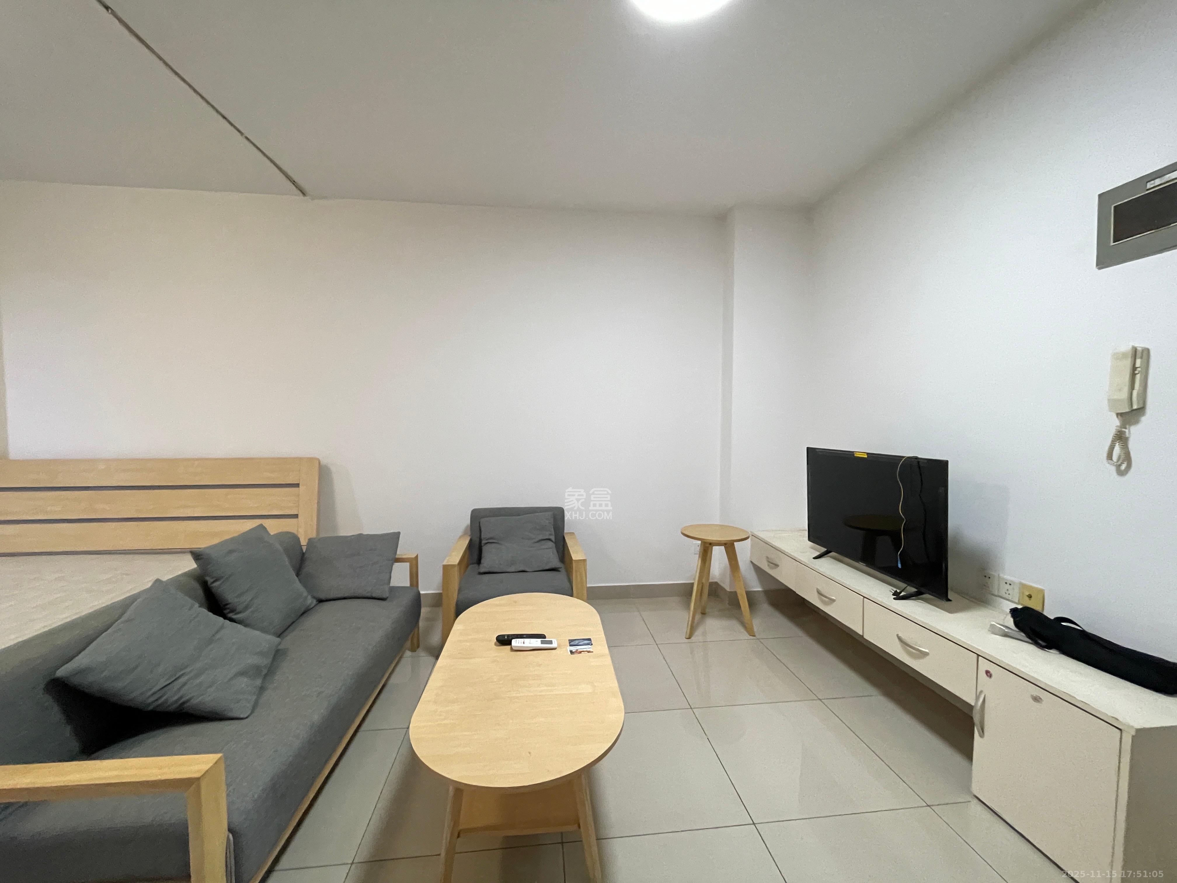 金碧文华  1室1厅1卫    1400.0元/月室内图