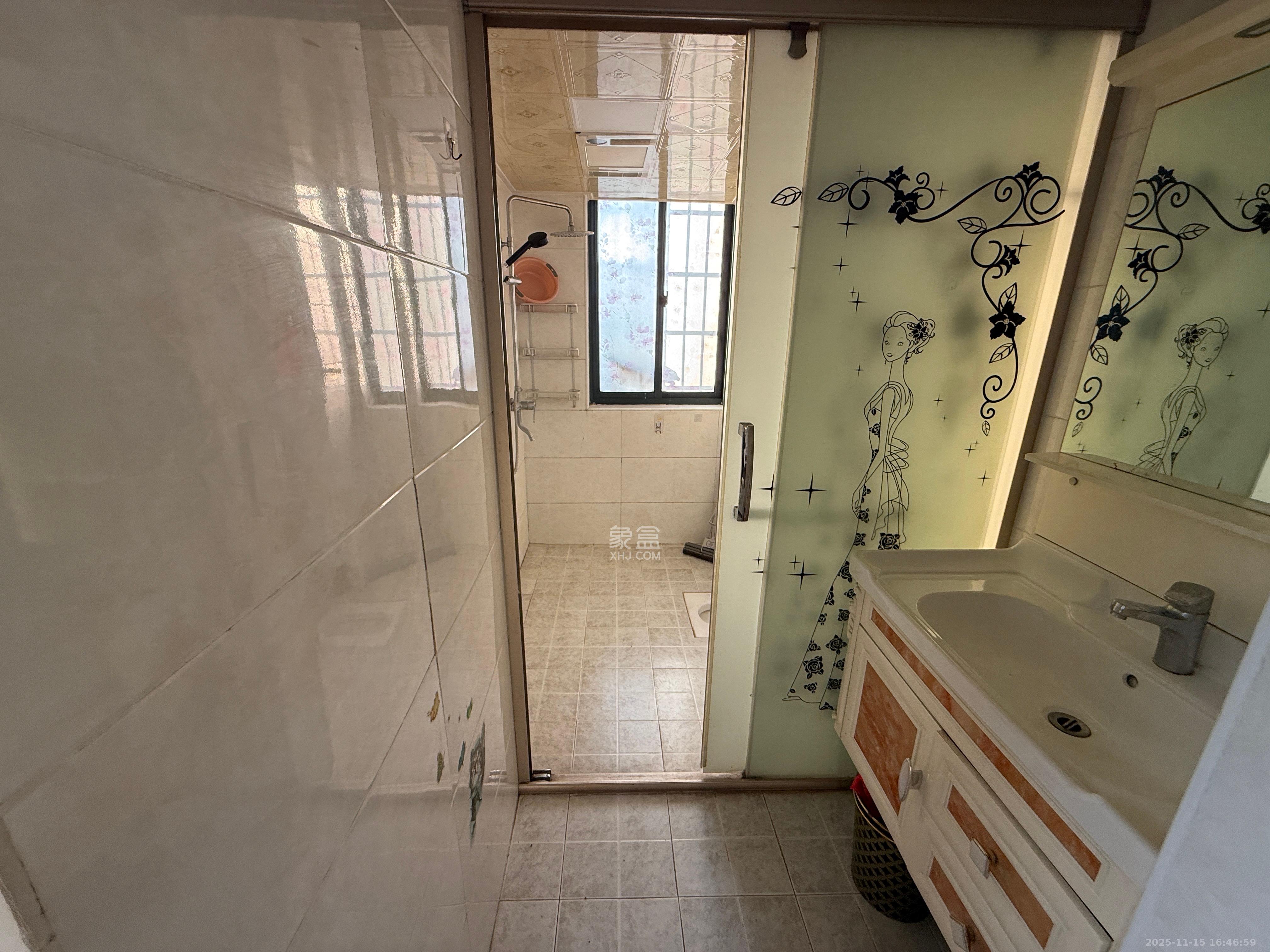 岳鞍阁小区  2室2厅1卫    1800.0元/月室内图