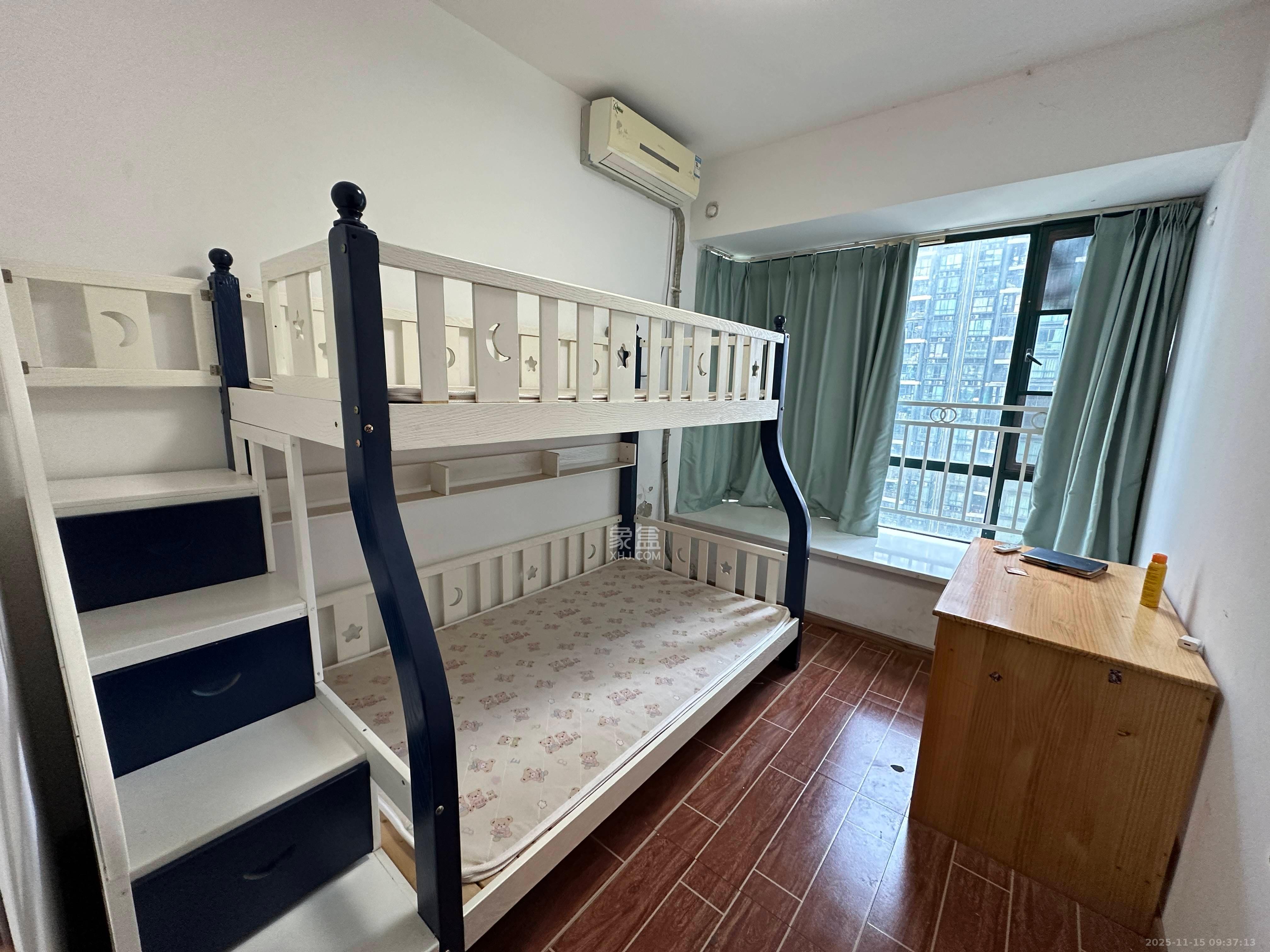 华盛新外滩  3室2厅2卫    3800.0元/月