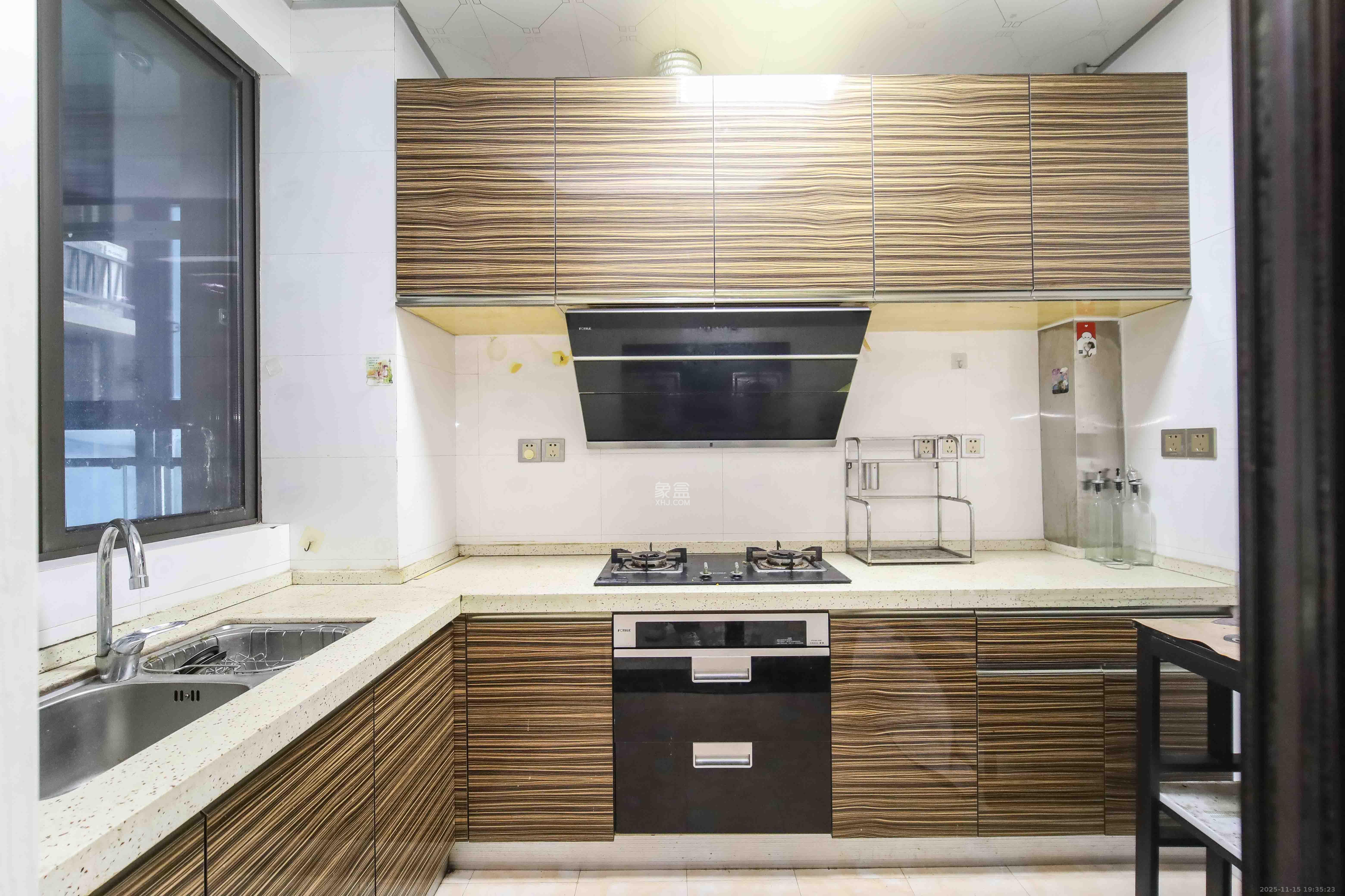 湘域熙岸 3室2厅2卫 145.0万 湘域熙岸 3室2厅2卫 145.0万厨房