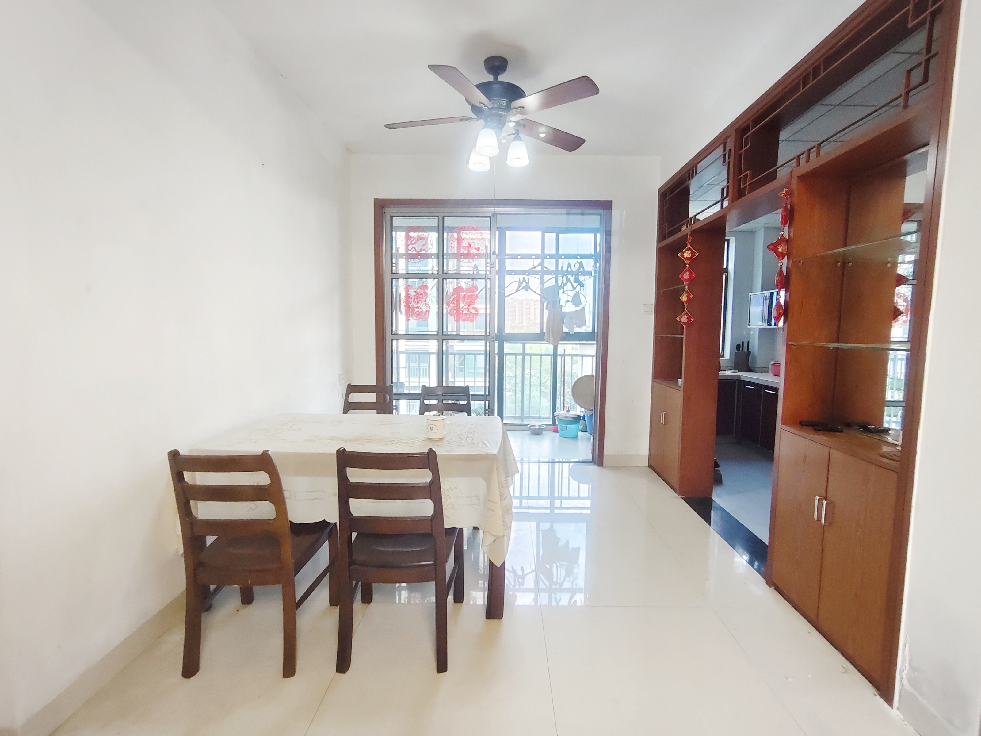 中央皇庭 3室2厅2卫 55.8万 中央皇庭 3室2厅2卫 55.8万室内图