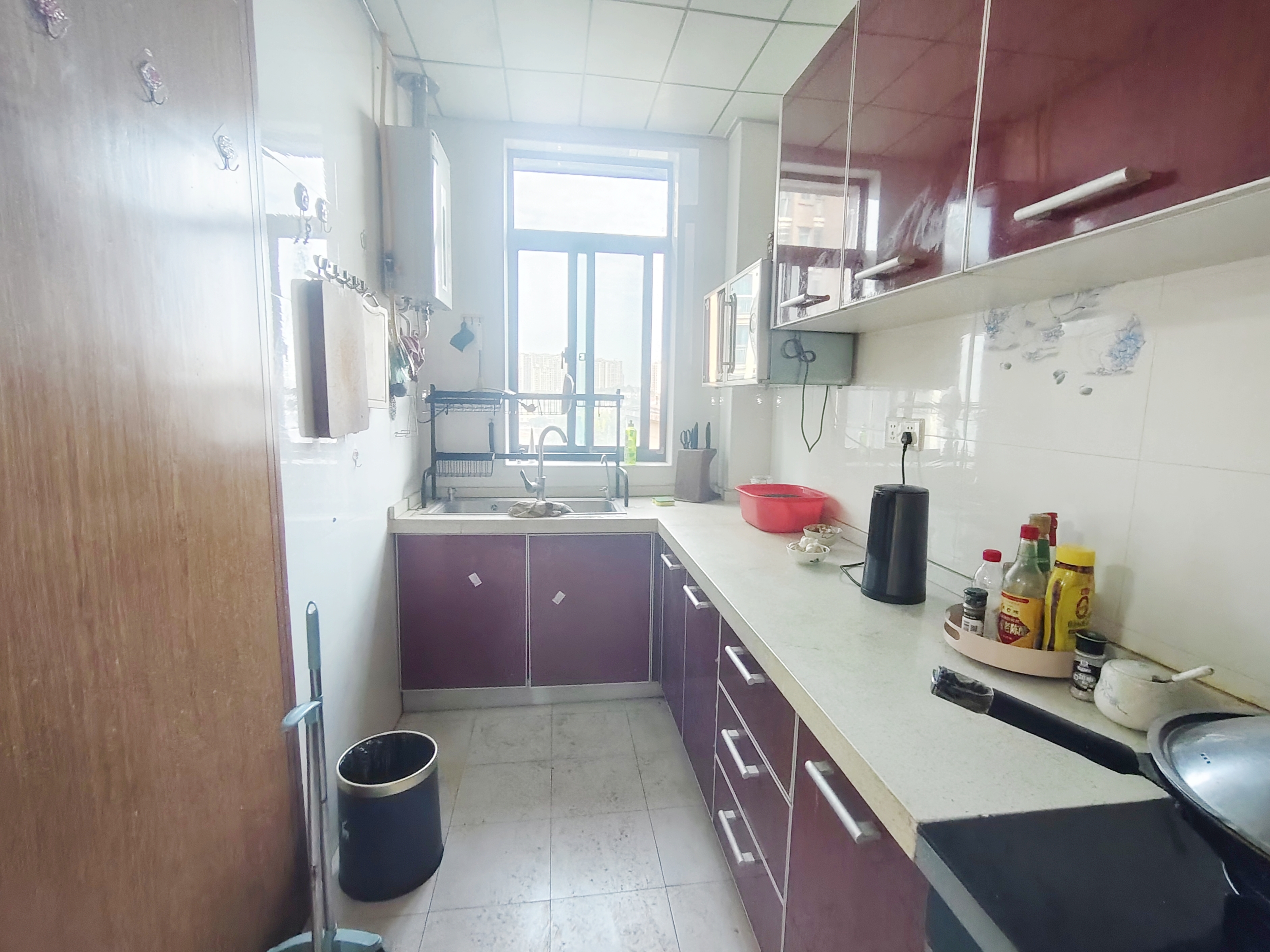 中央皇庭 3室2厅2卫 55.8万 中央皇庭 3室2厅2卫 55.8万室内图