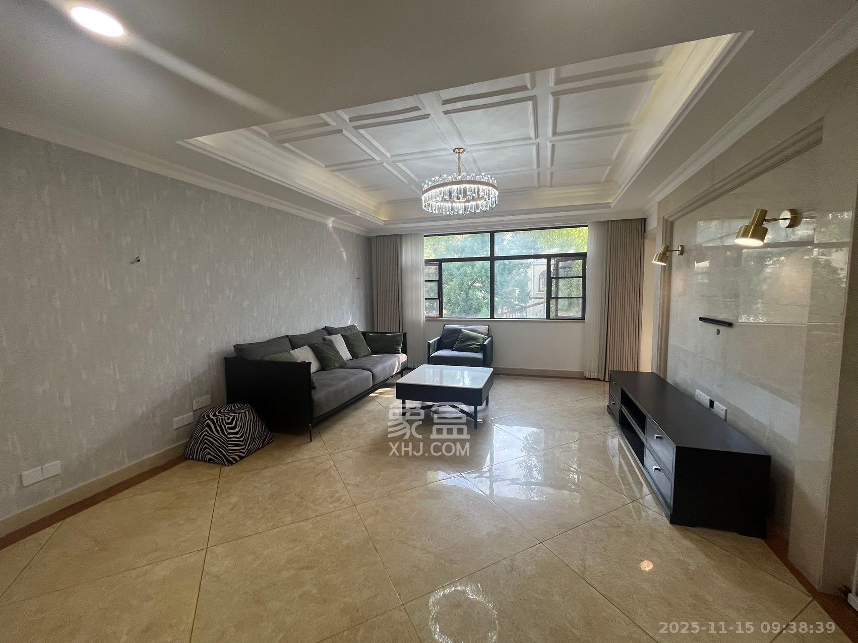 麓山恋迪亚溪谷  5室2厅3卫    7000.0元/月室内图