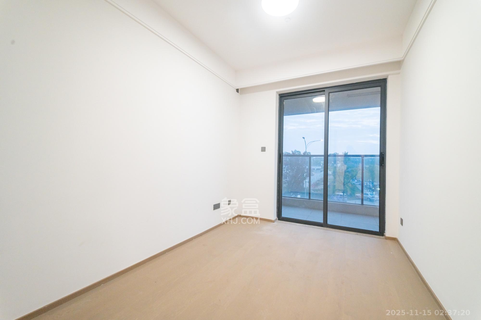 三一云谷  1室0厅0卫    151.0万卧室