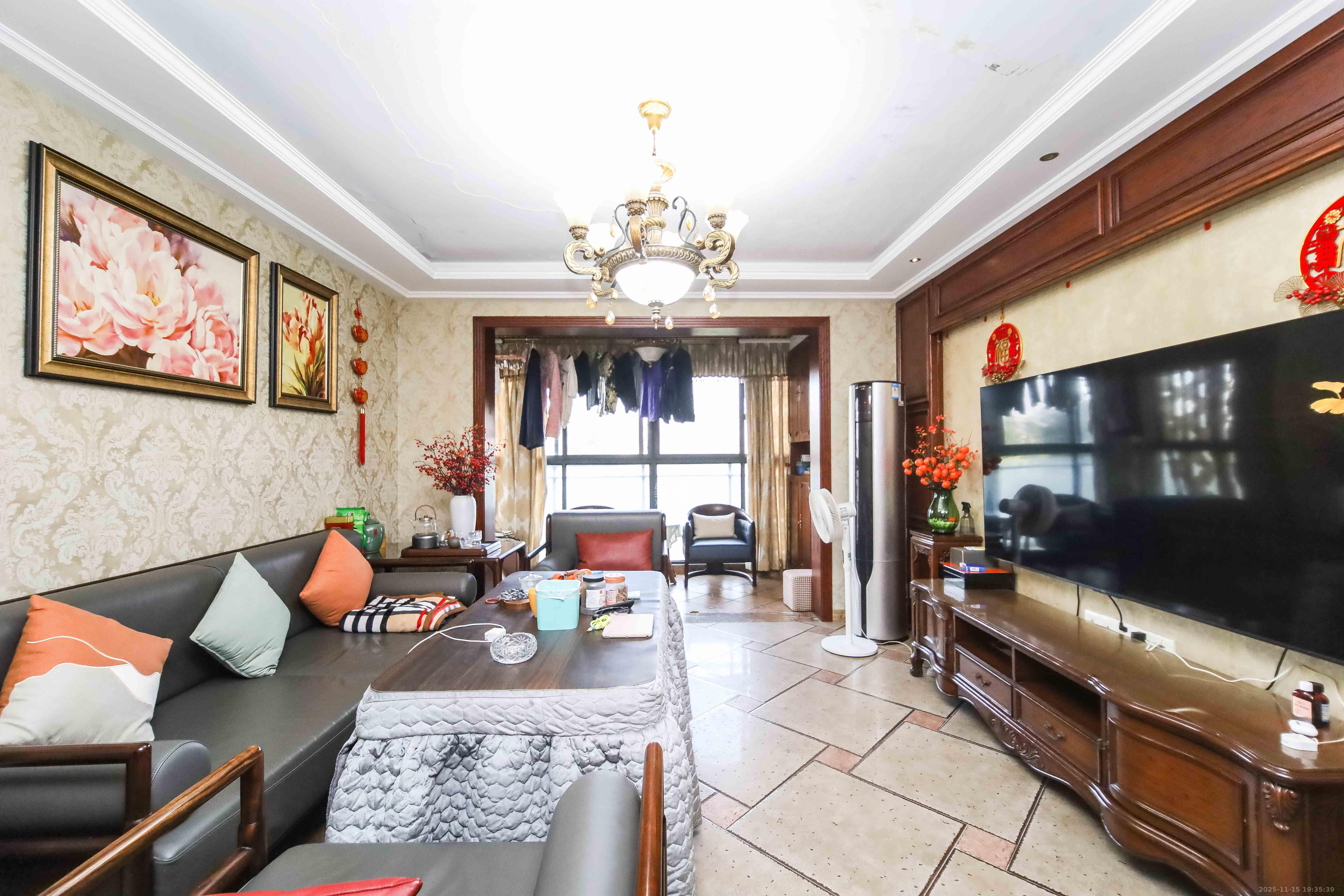 江河双水湾 4室2厅2卫 115.0万 江河双水湾 4室2厅2卫 115.0万客厅