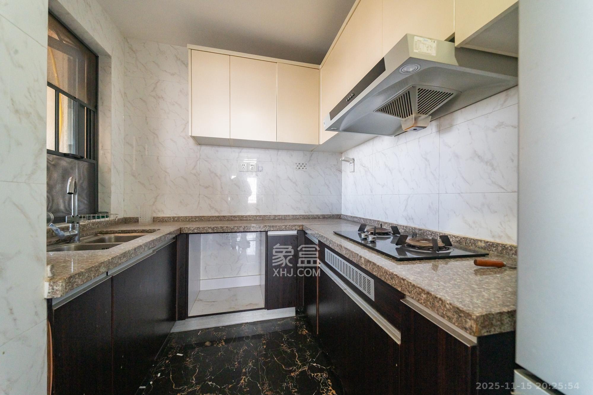 碧桂园威尼斯城  3室2厅2卫    90.0万厨房