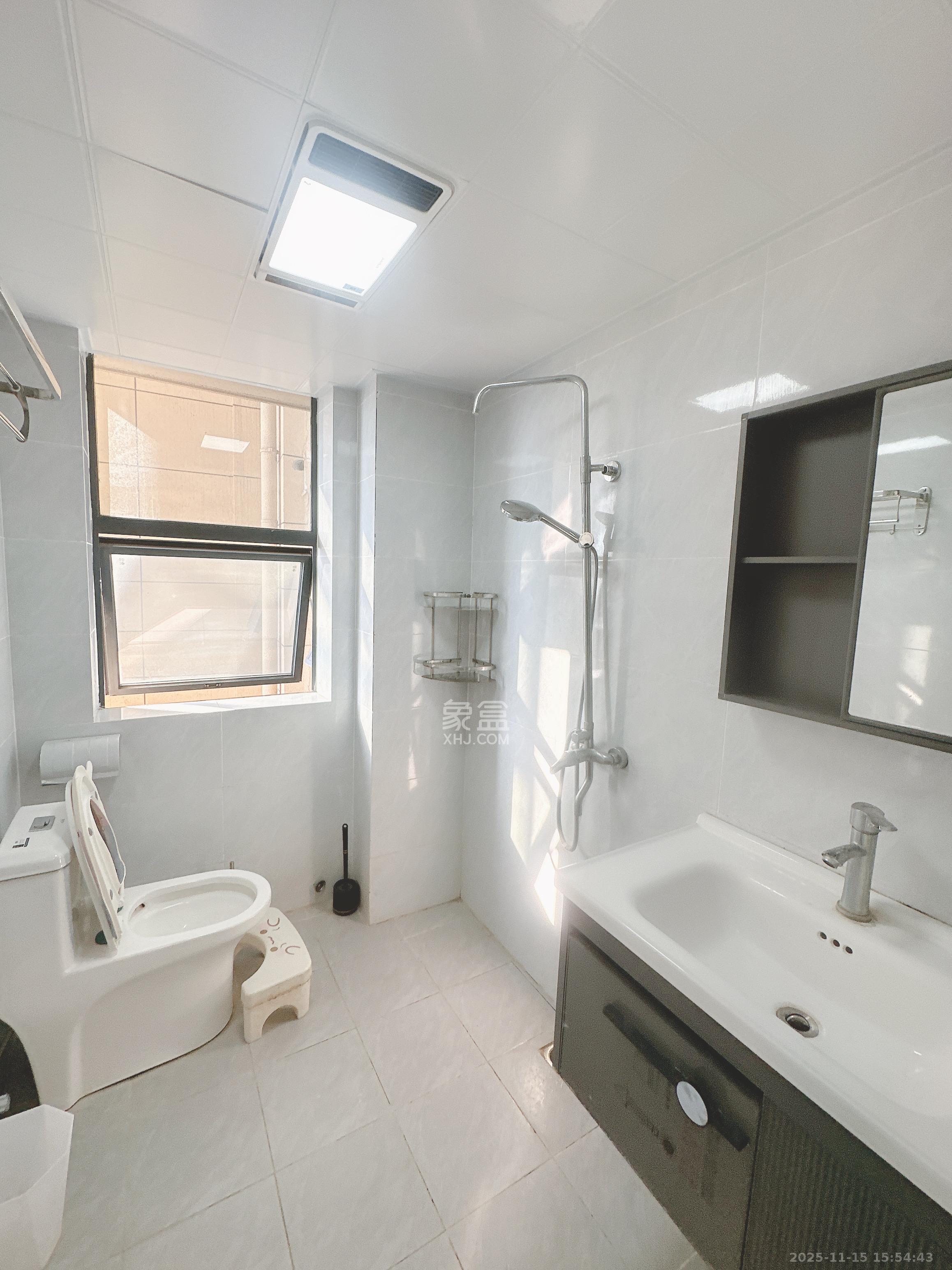 骑龙大街(骑龙苑) 3室2厅2卫 3300.0元/月 骑龙大街(骑龙苑) 3室2厅2卫 3300.0元/月室内图