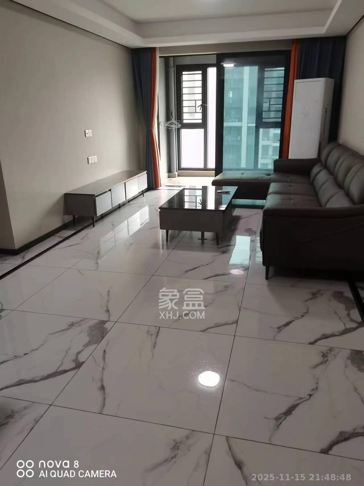 中海阅麓山一期  3室2厅2卫    3500.0元/月