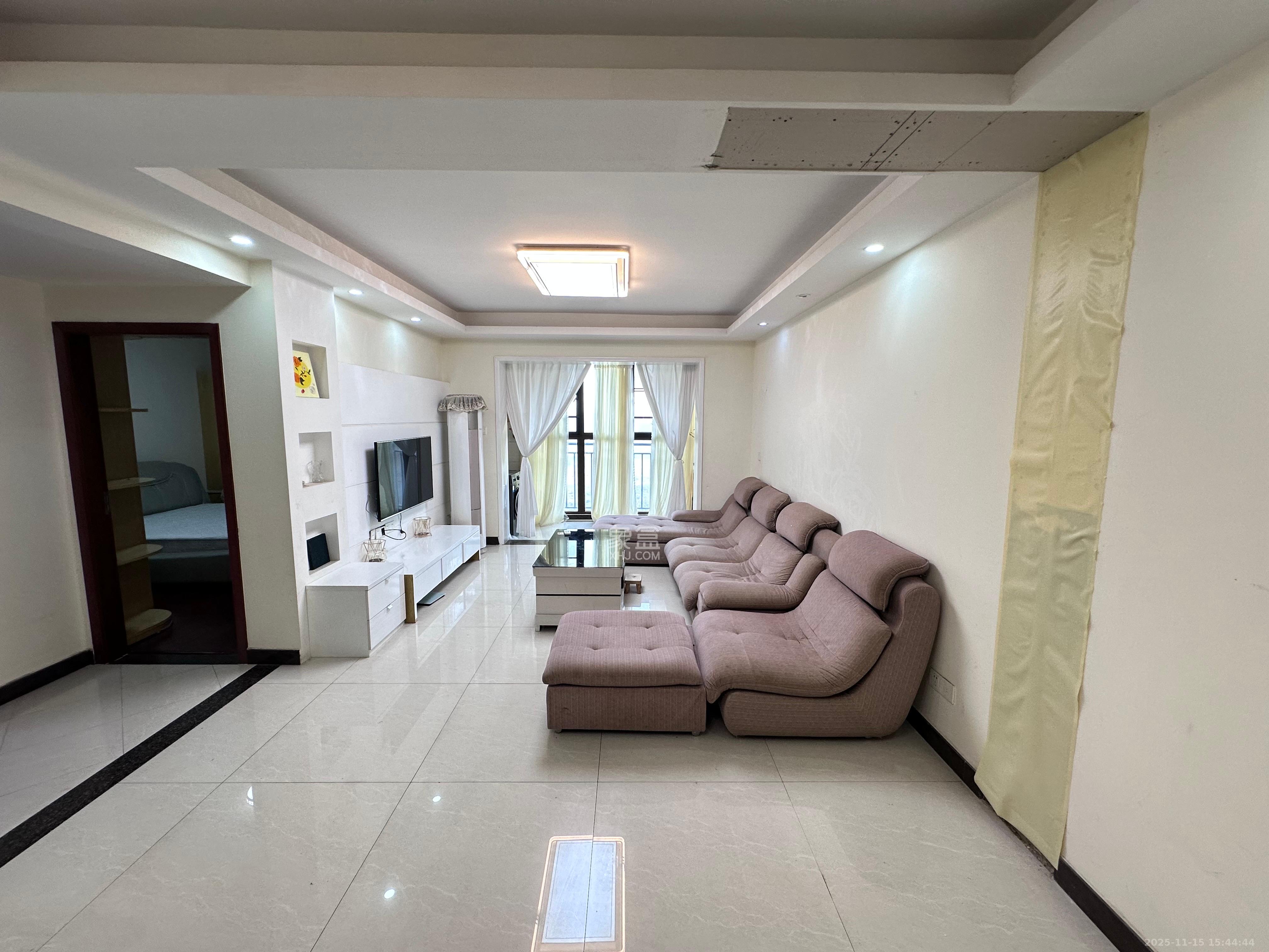 华润橡树湾  2室1厅1卫    2000.0元/月