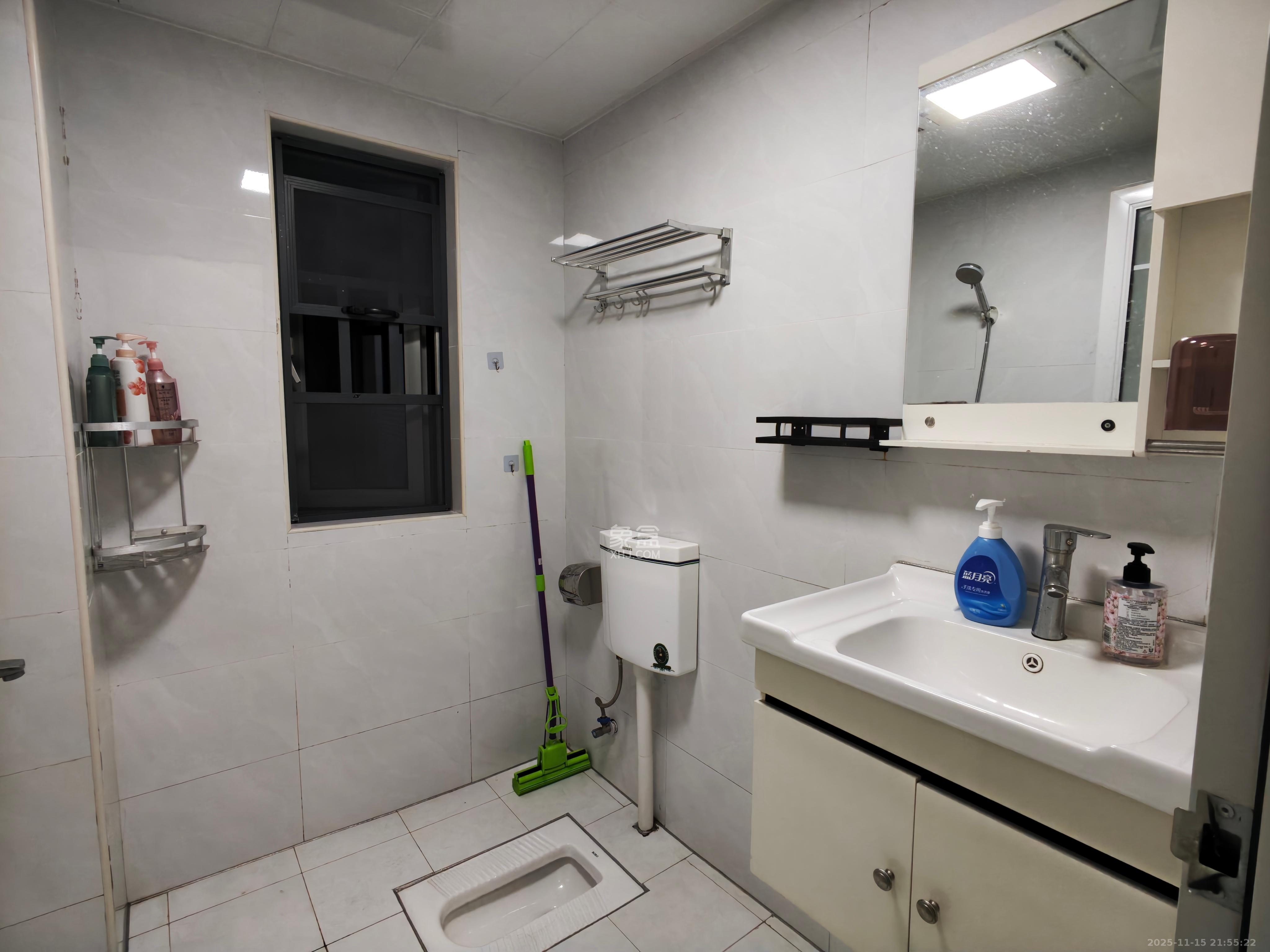 钱隆世家  2室1厅1卫    2200.0元/月室内图