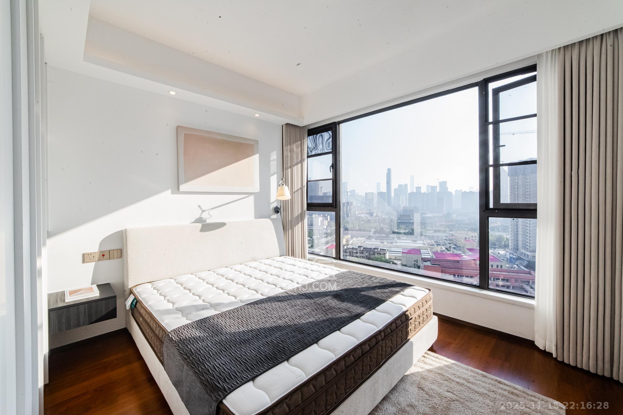 北辰瀚江府  3室2厅2卫    248.0万卧室