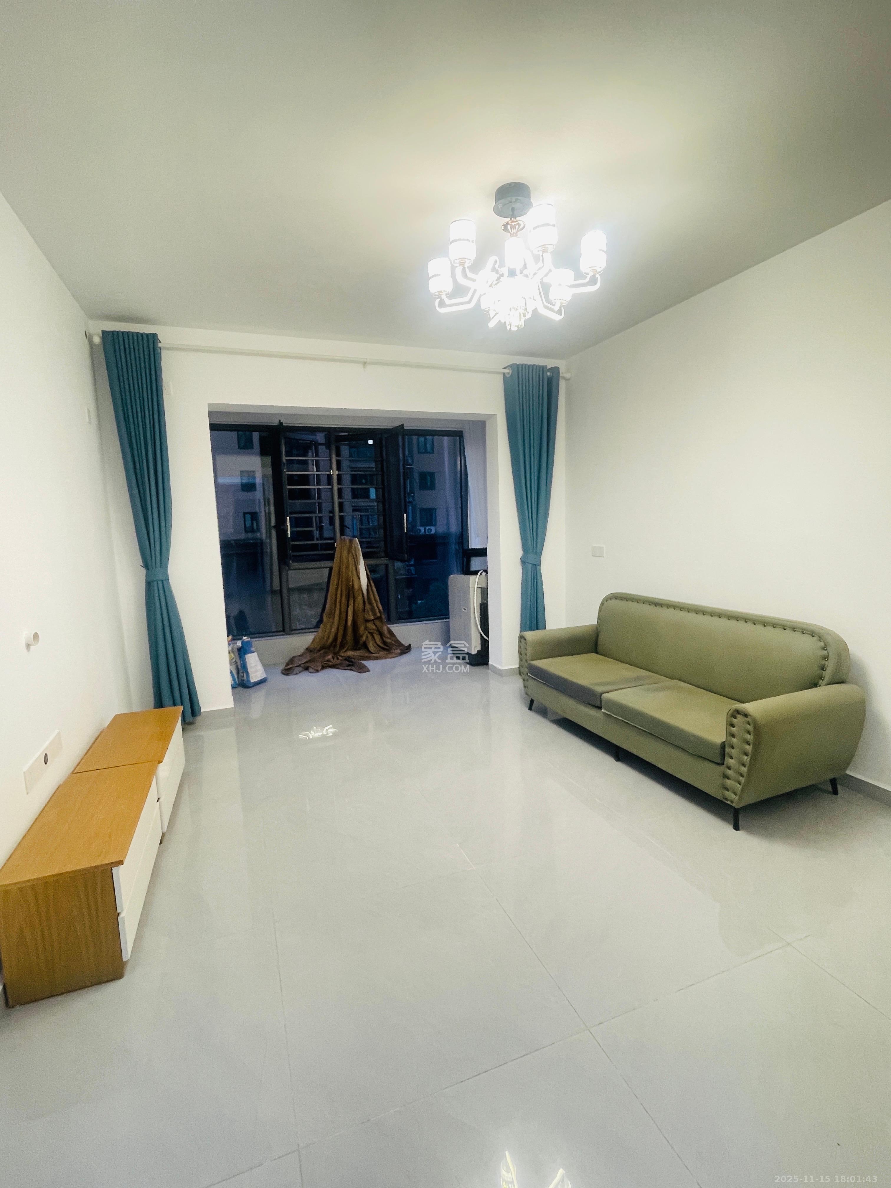 富基世纪公园 3室2厅1卫 1600.0元/月 富基世纪公园 3室2厅1卫 1600.0元/月室内图