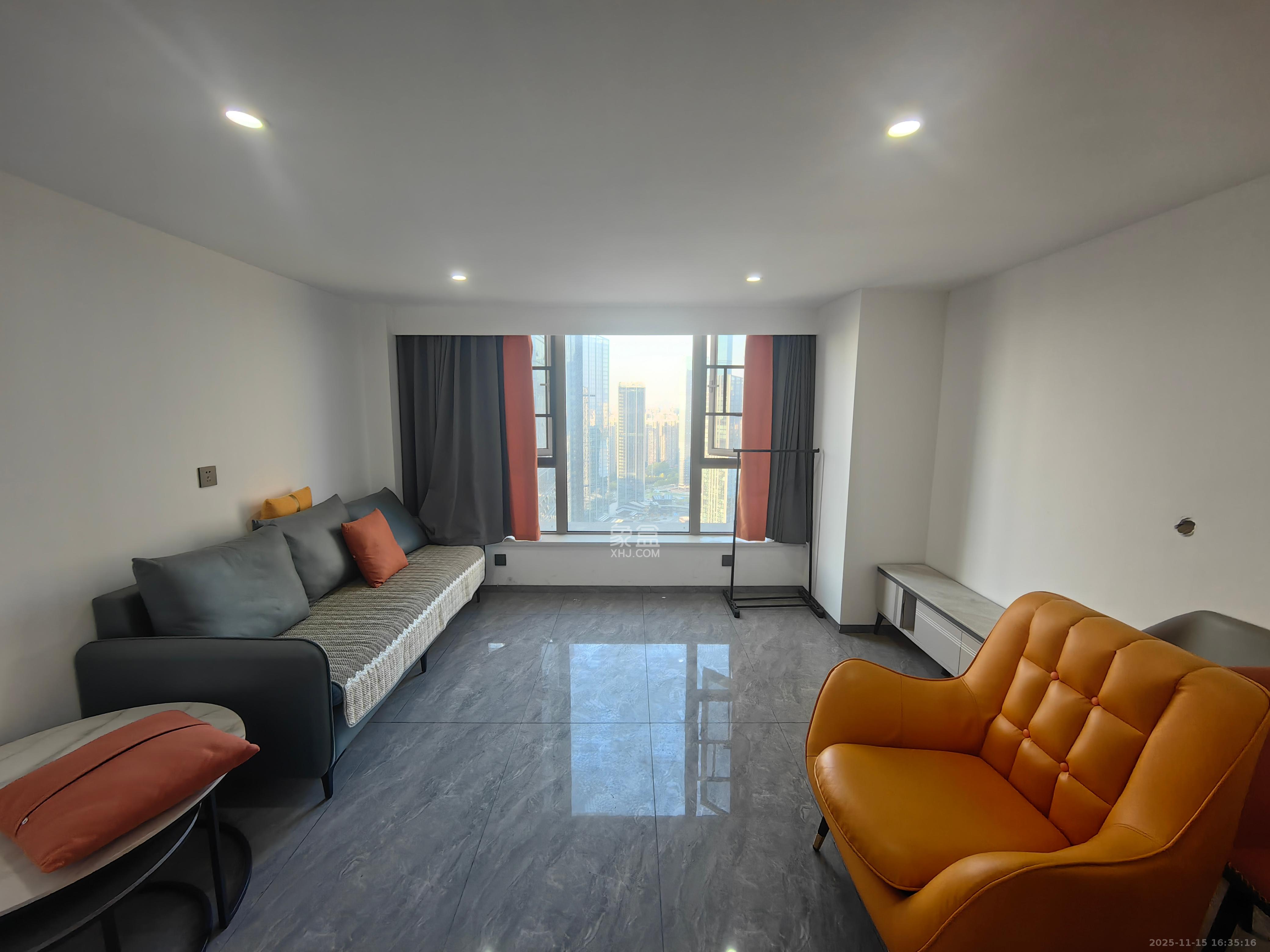 梅溪湖金茂湾  2室1厅1卫    1900.0元/月