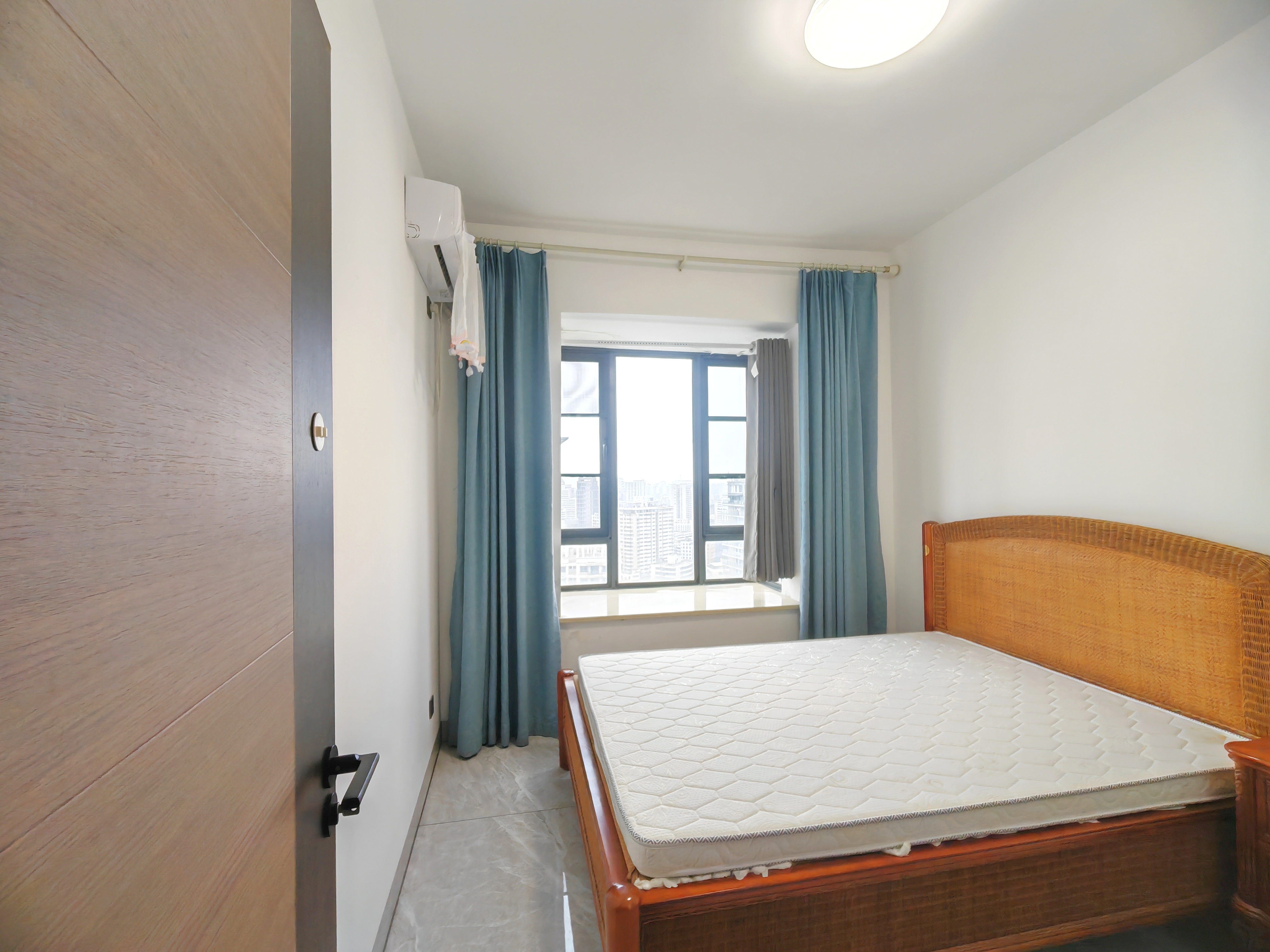 海航豪庭北苑  3室2厅2卫    5200.0元/月室内图