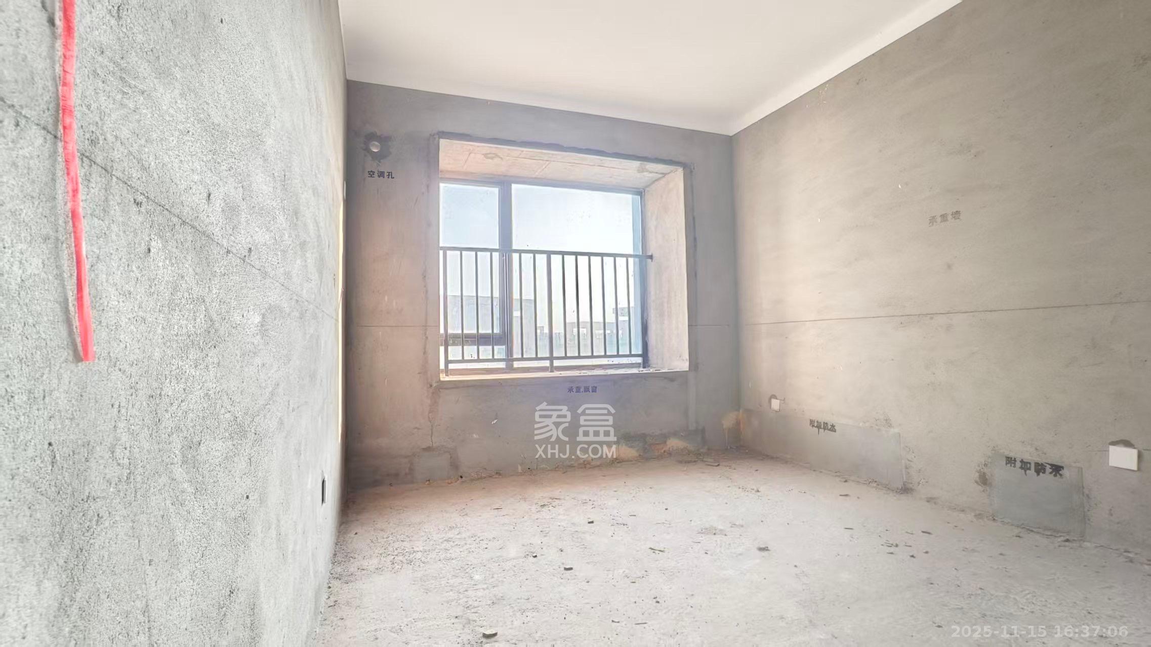 绿地湘江城际空间站 3室2厅1卫 30.0万 绿地湘江城际空间站 3室2厅1卫 30.0万客厅