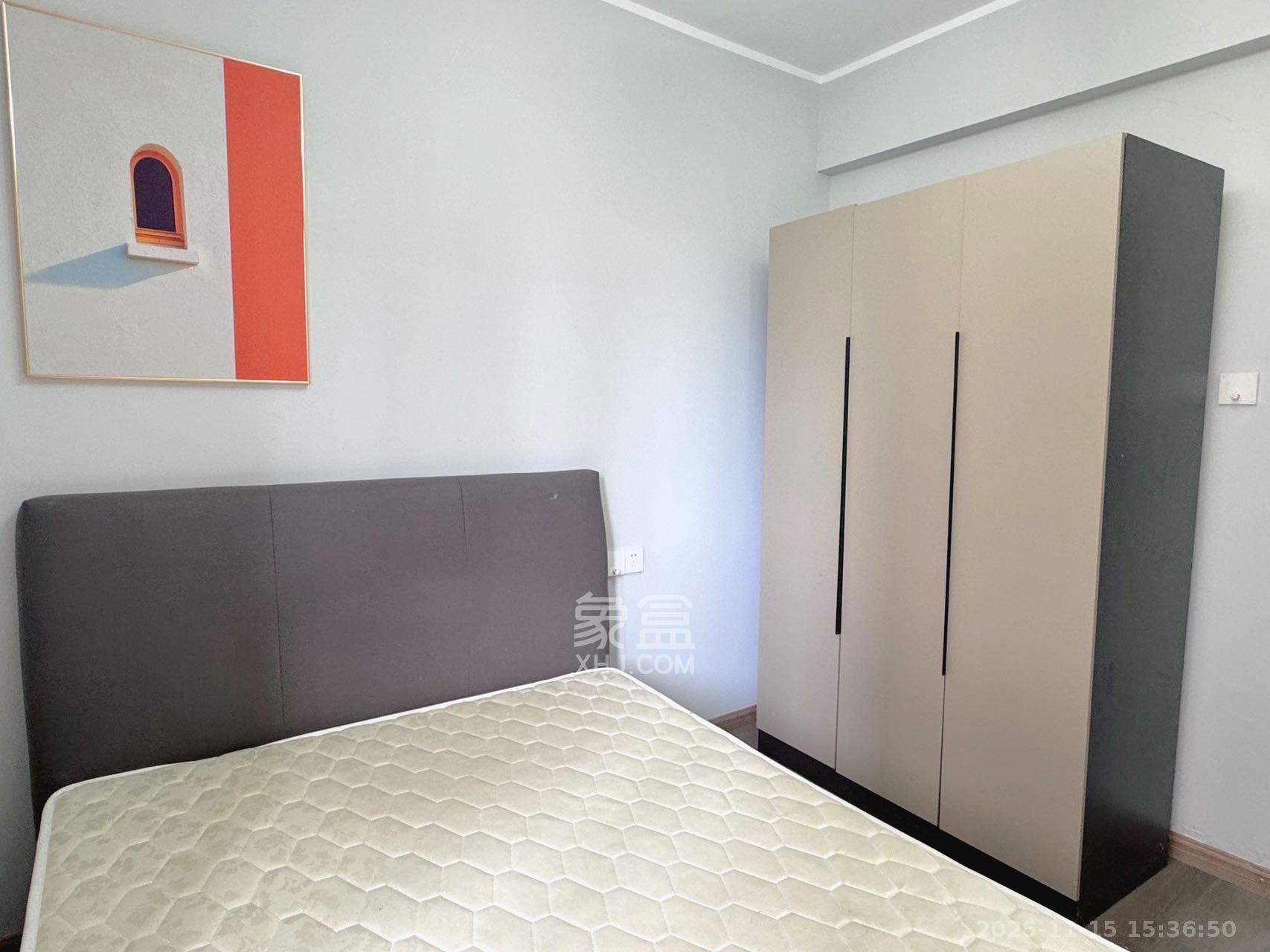 芙蓉万国城MOMA（卓越汇富苑）  3室1厅1卫    2200.0元/月室内图