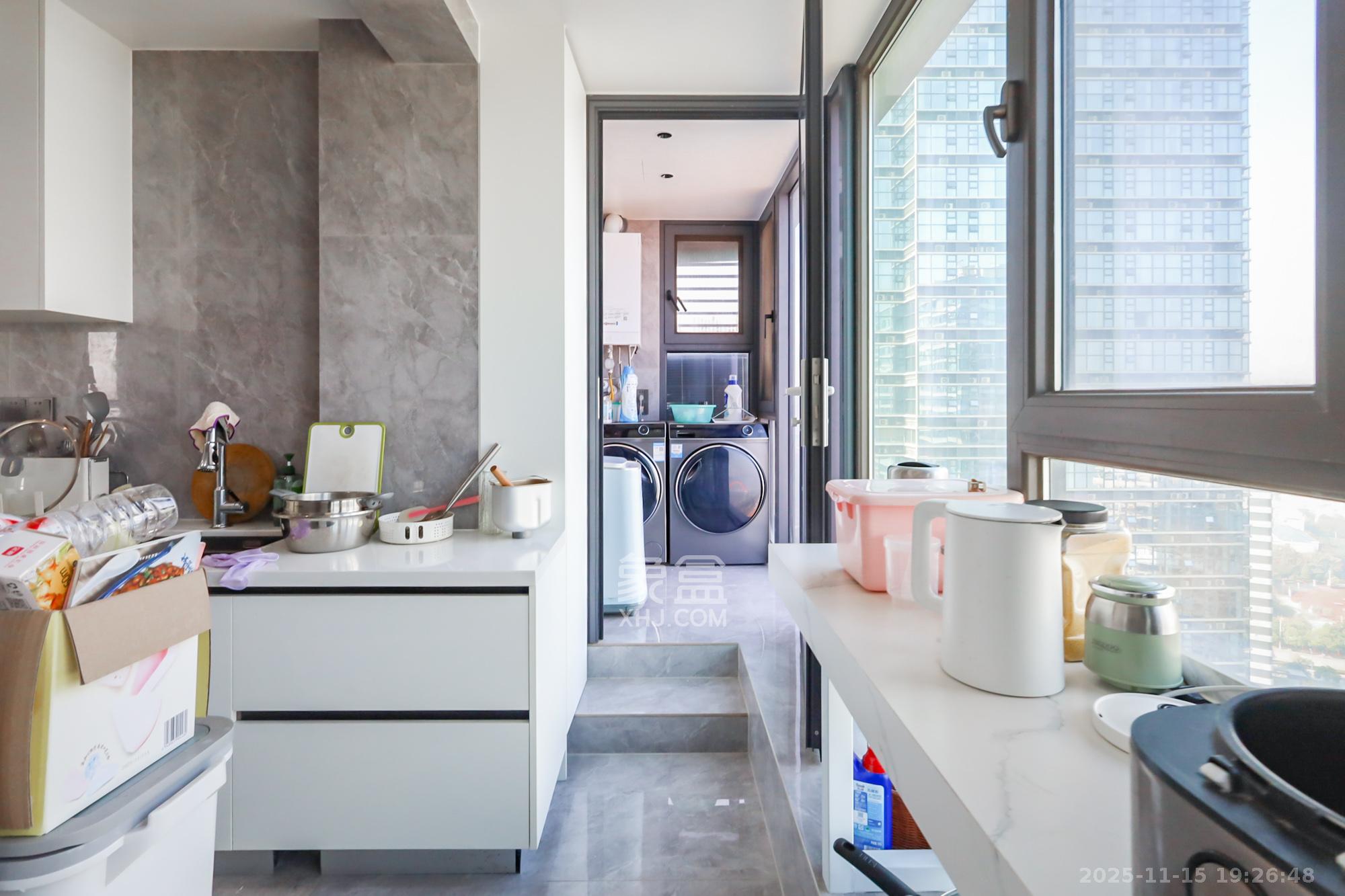 远洋外滩壹号 4室2厅2卫 498.0万 远洋外滩壹号 4室2厅2卫 498.0万厨房