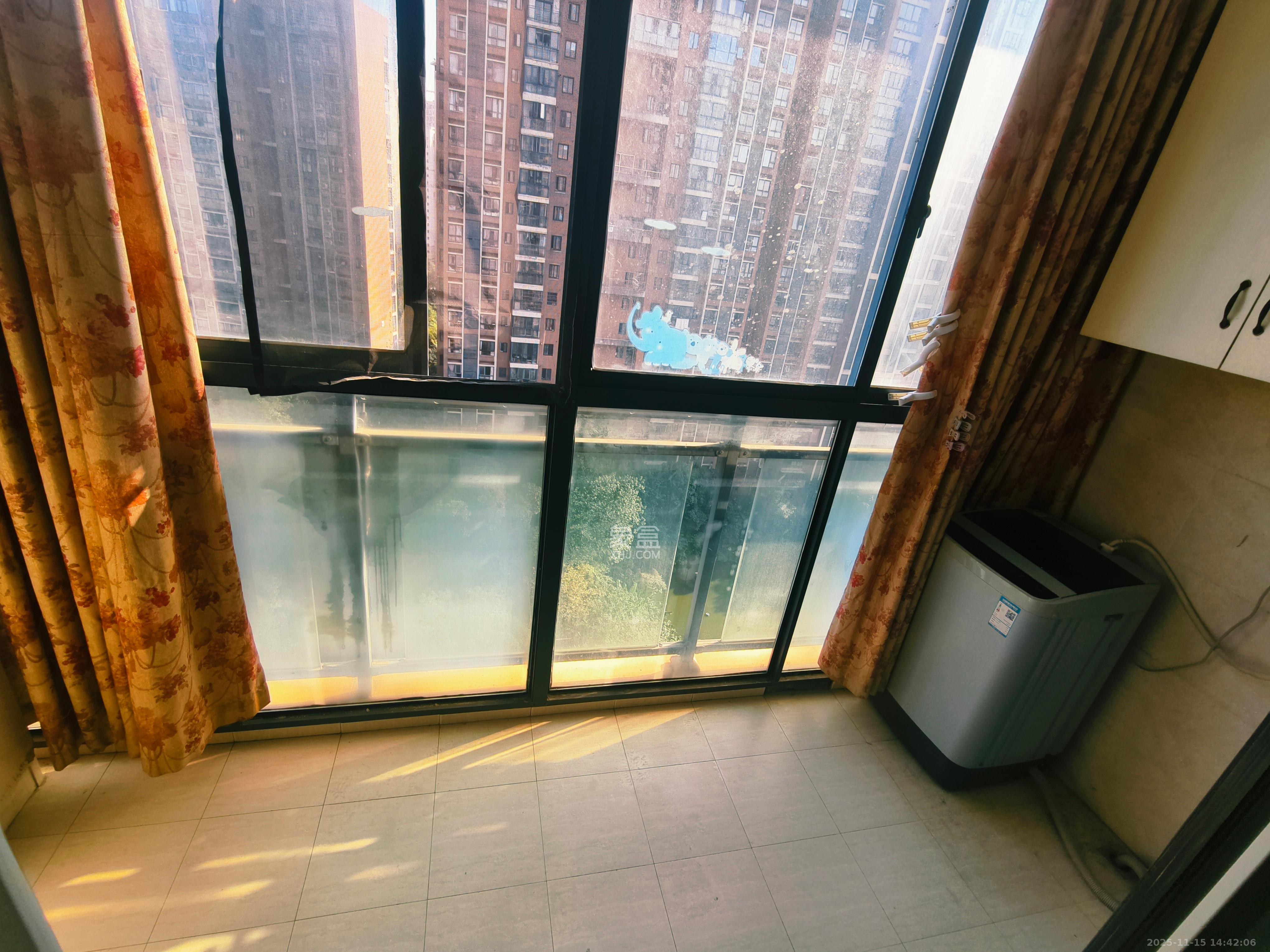 湘府十城(汇财御景湾新寓,汇财国际) 1室2厅2卫 2700.0元/月 湘府十城(汇财御景湾新寓,汇财国际) 1室2厅2卫 2700.0元/月室内图