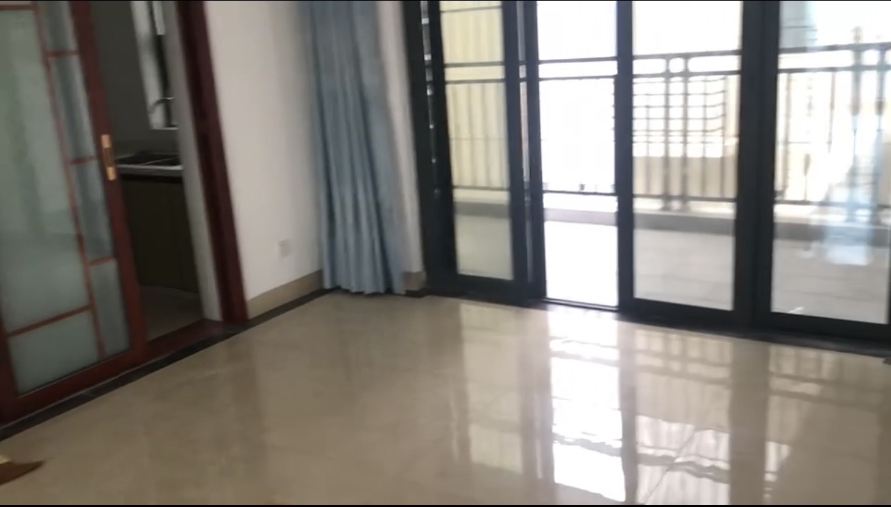 金龙城市广场一期 3室2厅2卫 3800.0元/月 金龙城市广场一期 3室2厅2卫 3800.0元/月室内图