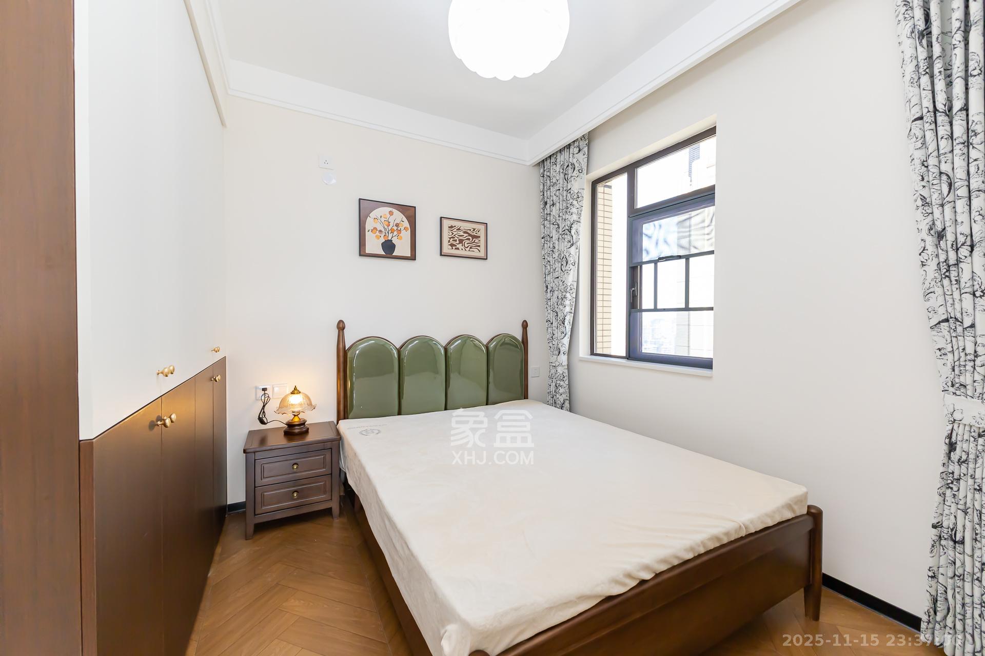 乾源国际  3室2厅2卫    89.8万卧室