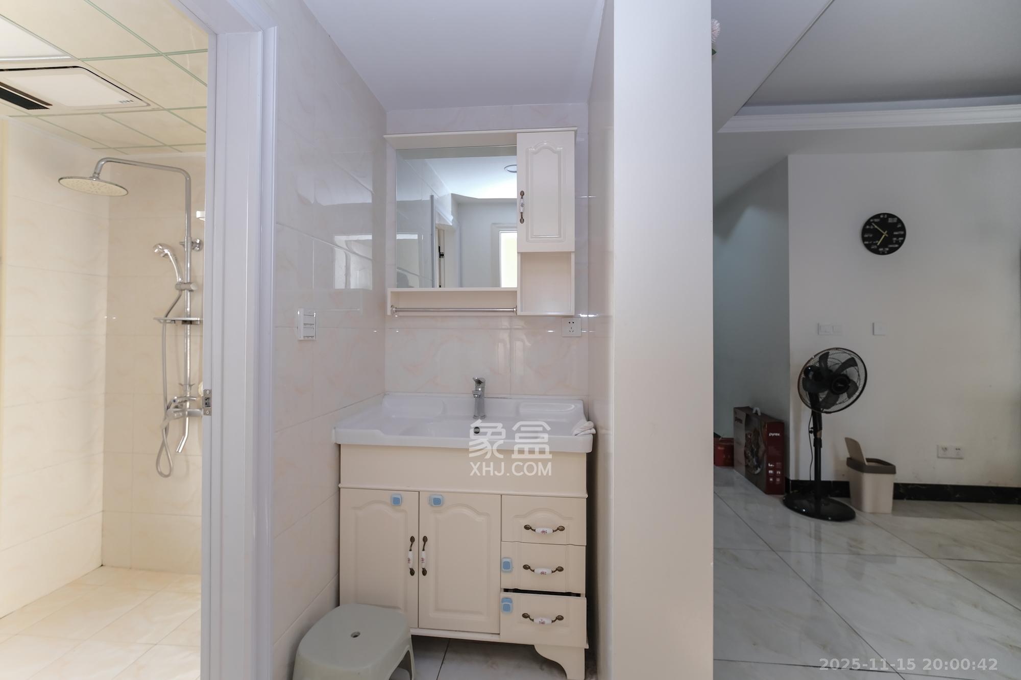 保利香槟国际 3室2厅1卫 66.8万 保利香槟国际 3室2厅1卫 66.8万卫生间