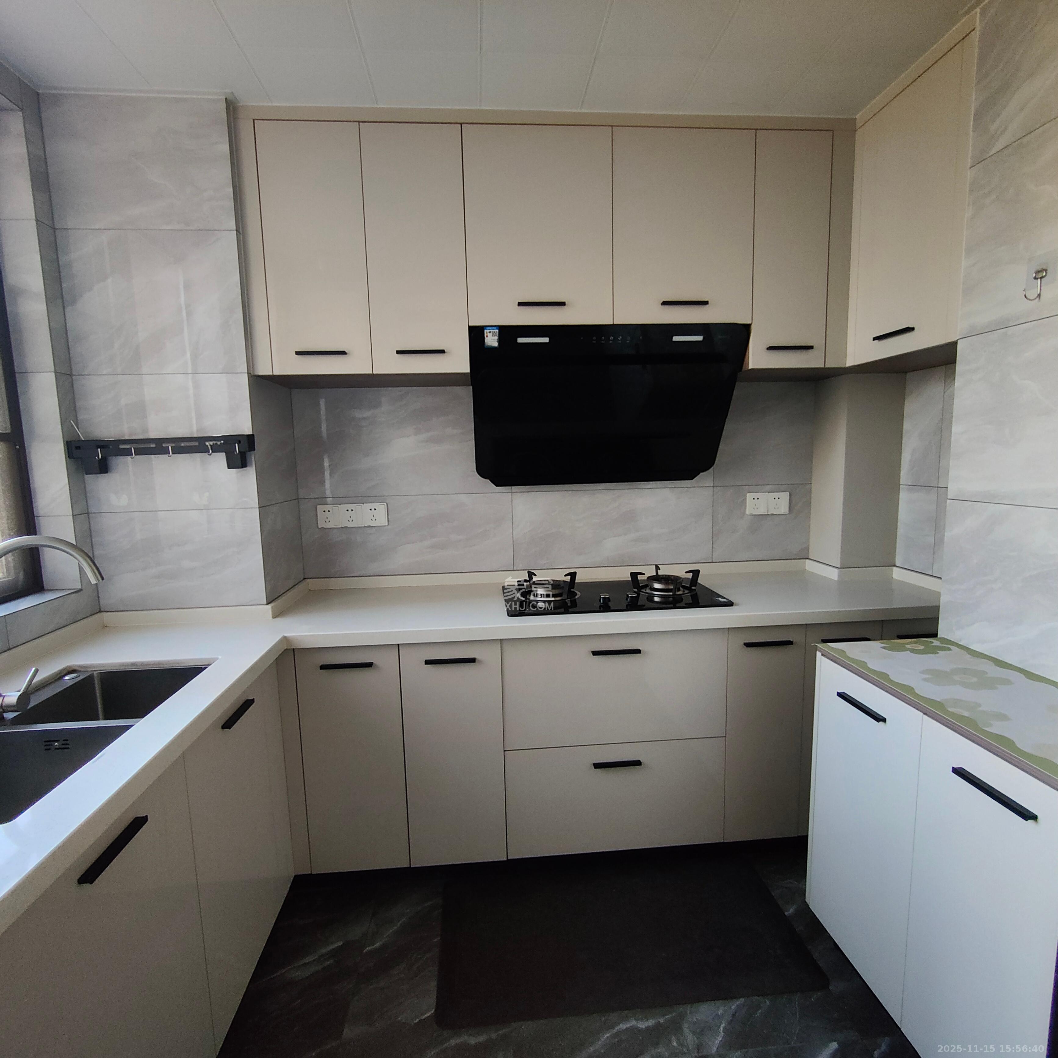 新新花园  3室2厅2卫    3800.0元/月室内图