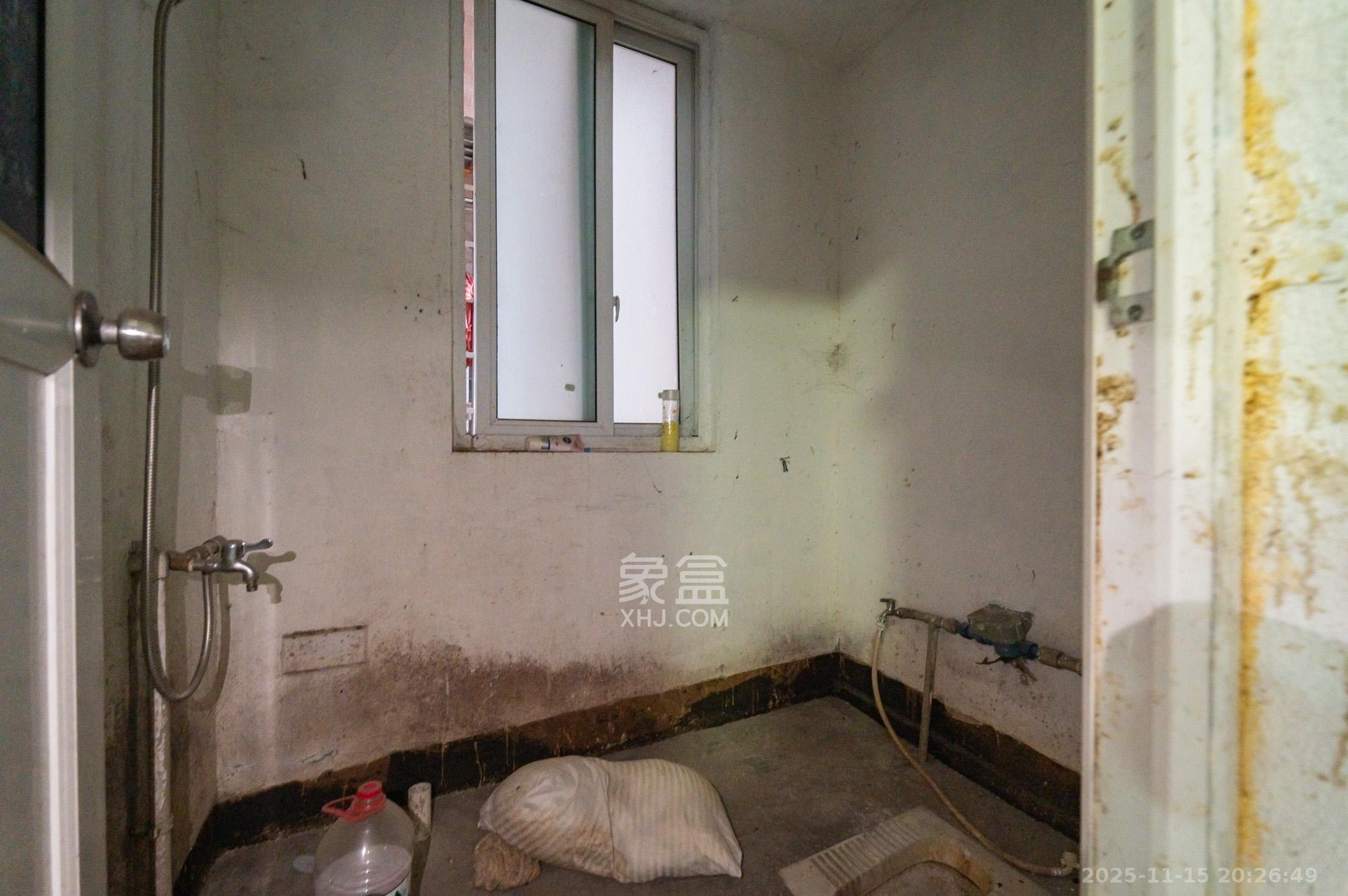 泊林晶城 3室2厅1卫 48.8万 泊林晶城 3室2厅1卫 48.8万其他