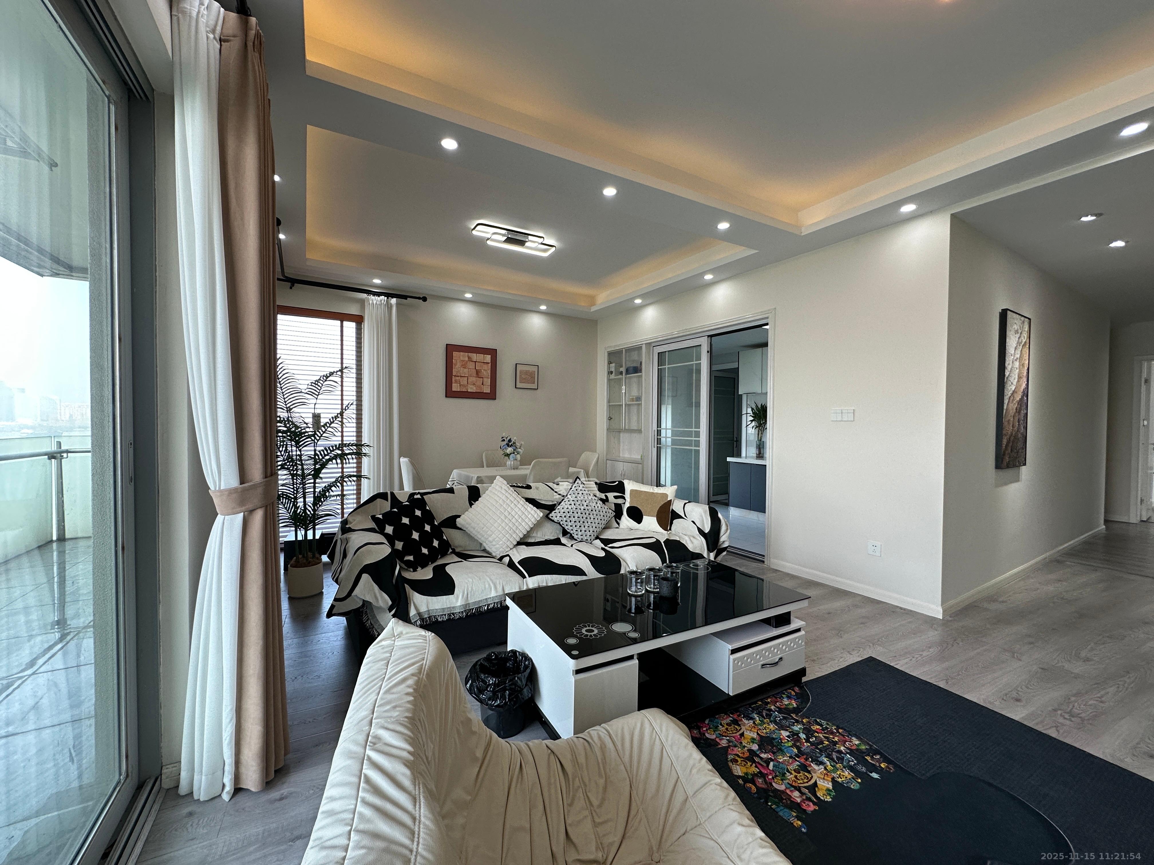 北辰定江洋  3室2厅2卫    7500.0元/月室内图