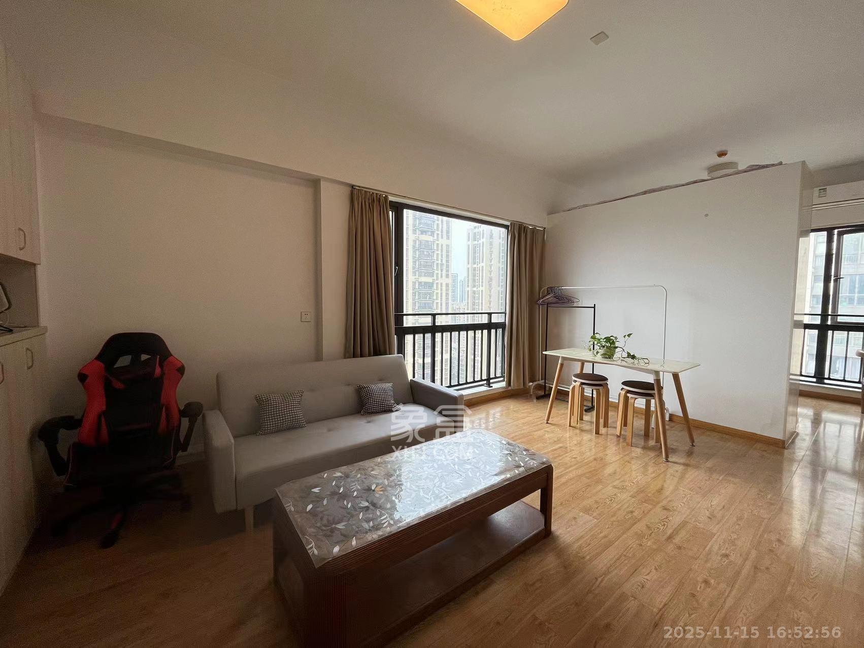 V领寓(岭南家园) 1室1厅1卫 1500.0元/月 V领寓(岭南家园) 1室1厅1卫 1500.0元/月室内图