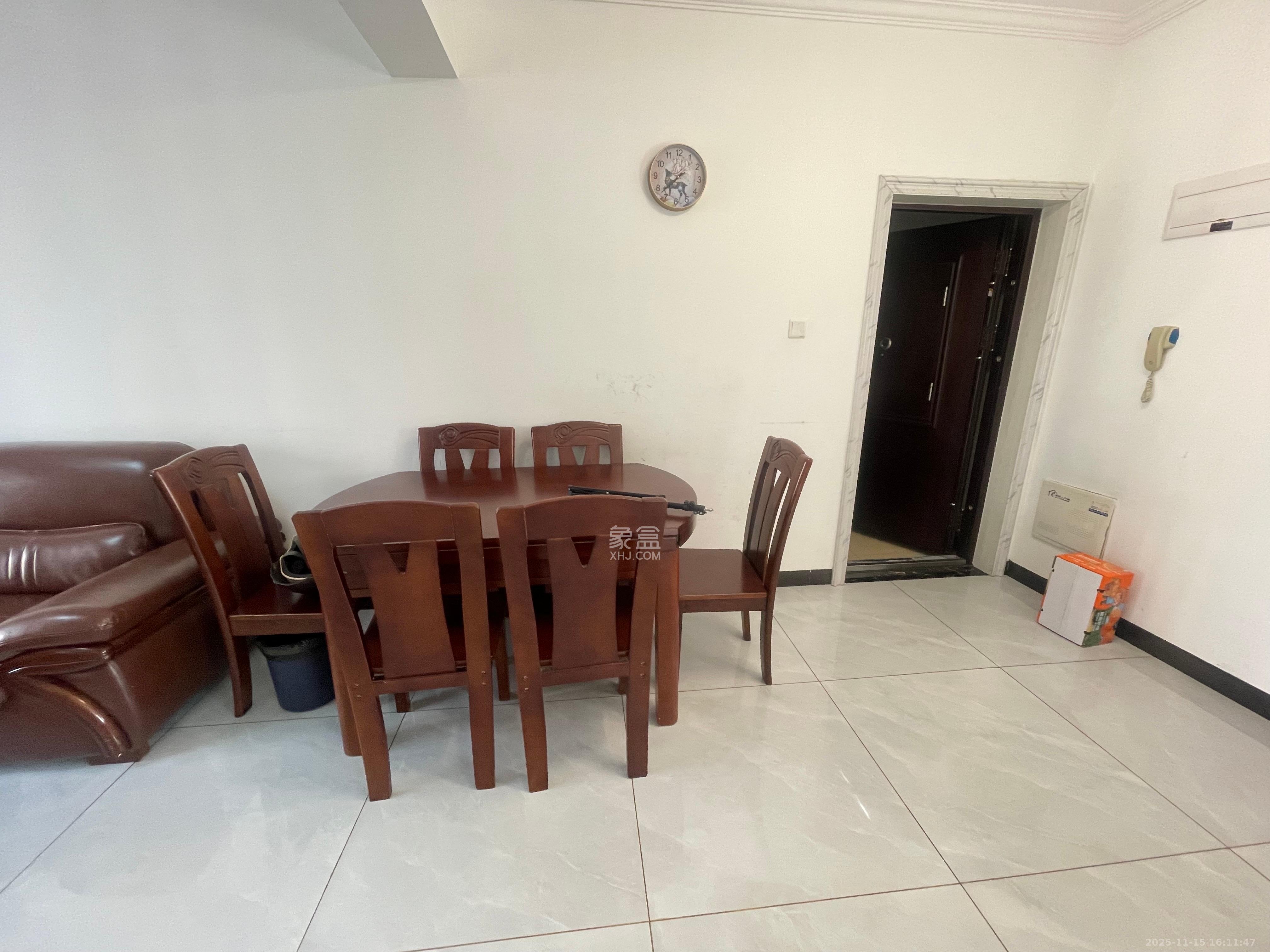 星城新宇川河苑  3室2厅2卫    2200.0元/月室内图