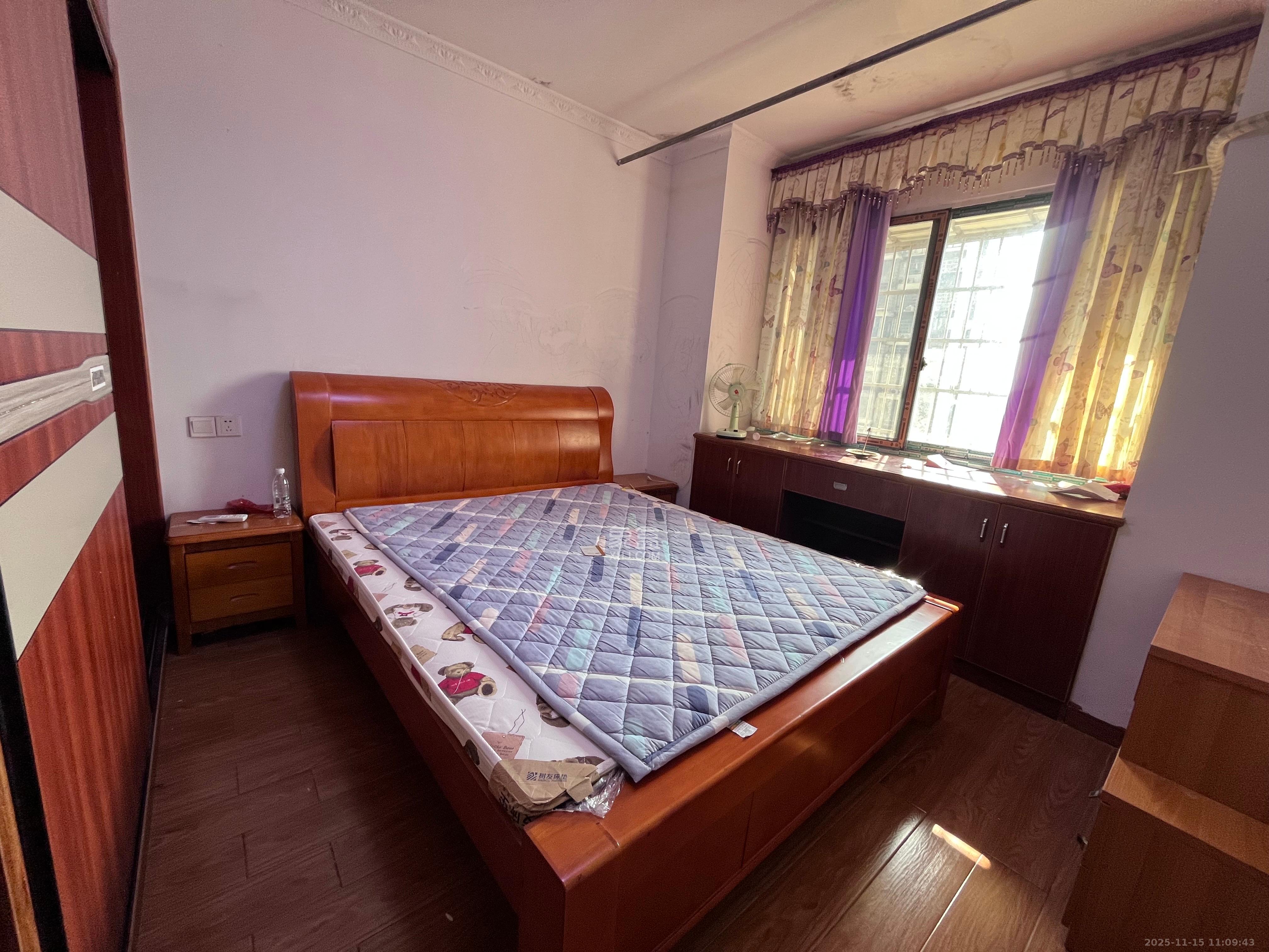 桥头家苑一期  2室2厅1卫    1600.0元/月室内图