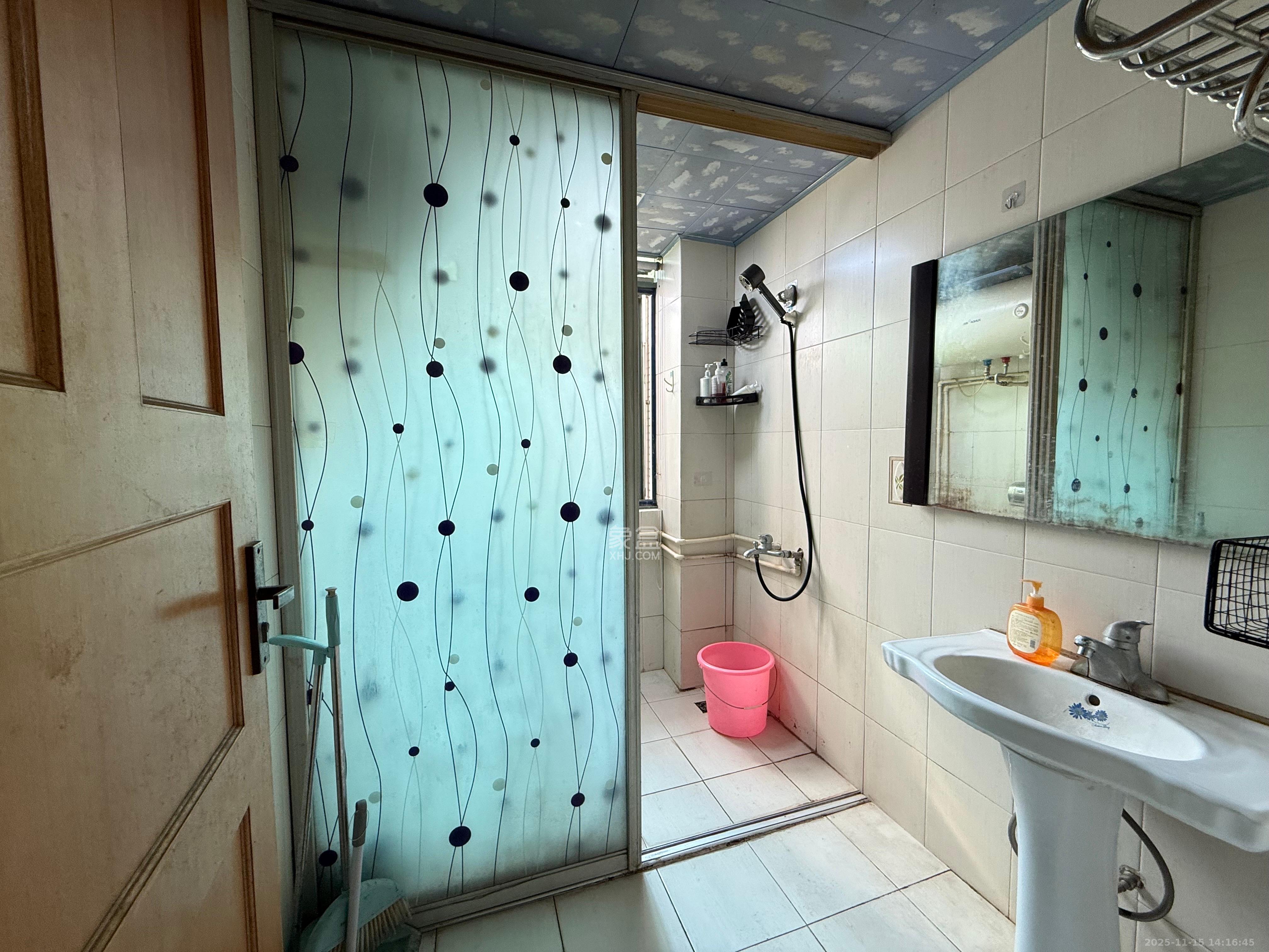 颐美园 3室2厅1卫 2800.0元/月 颐美园 3室2厅1卫 2800.0元/月室内图