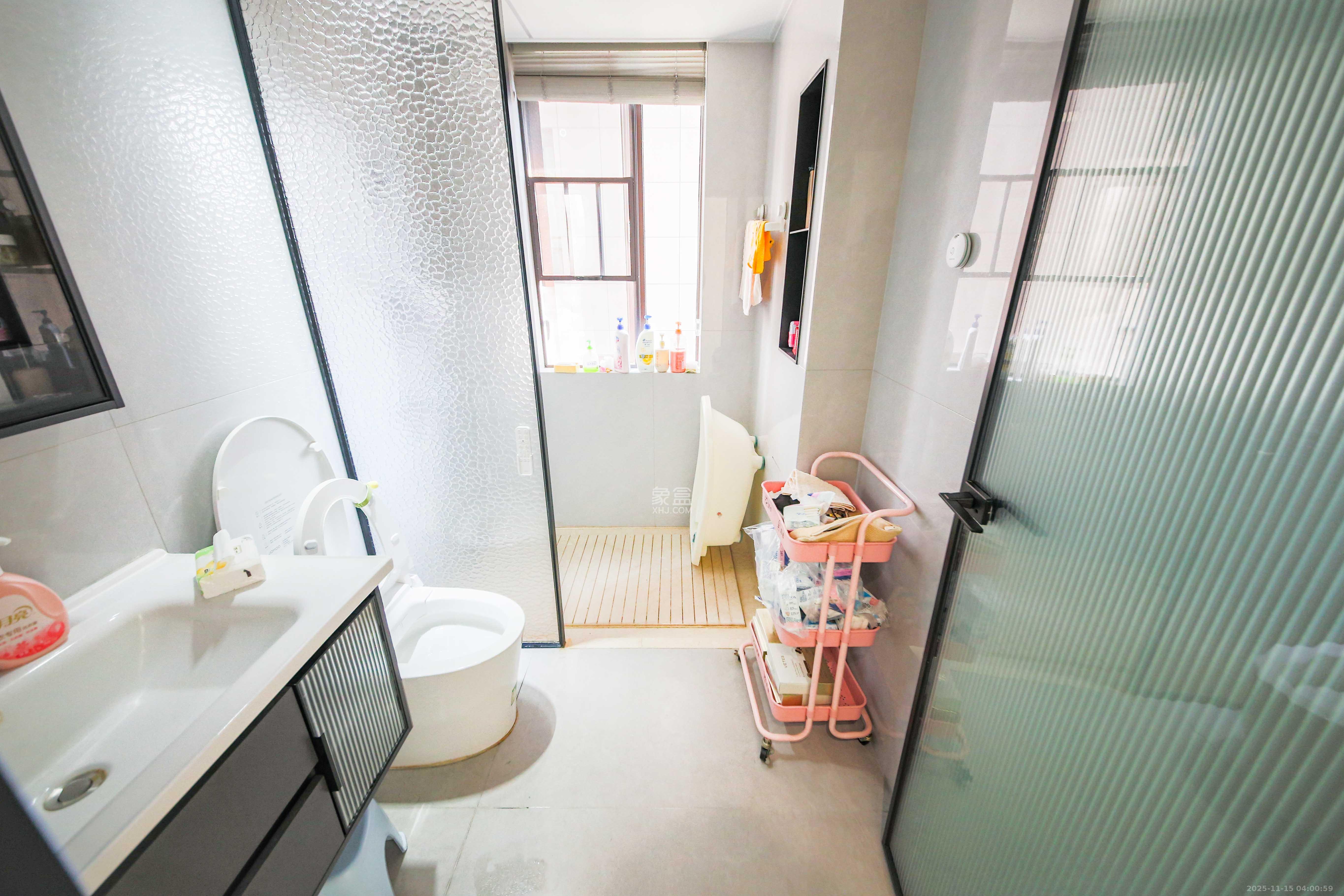 HC新城(建工集团单位房) 4室2厅2卫 202.0万 HC新城(建工集团单位房) 4室2厅2卫 202.0万卫生间