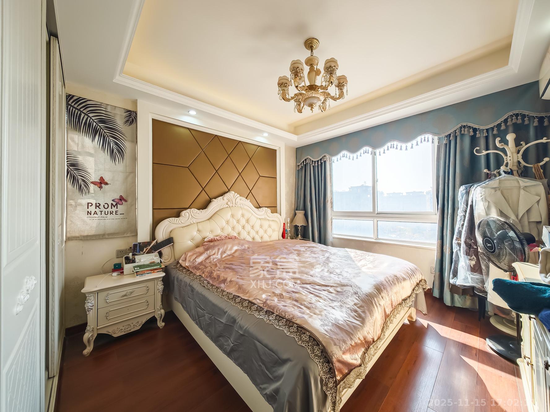 水映加州  3室2厅2卫    198.0万卧室