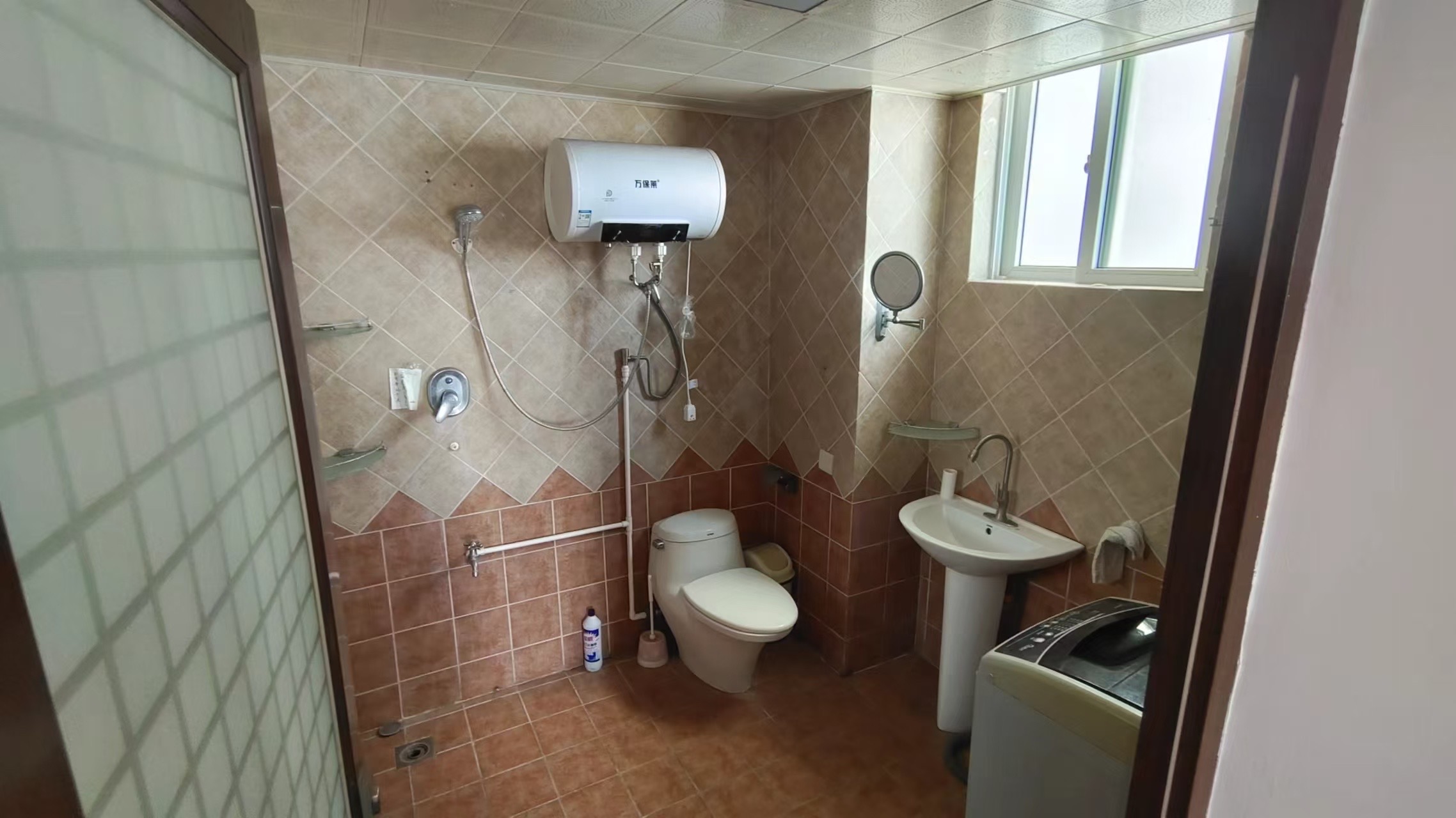 中城广场  3室2厅2卫    2800.0元/月室内图